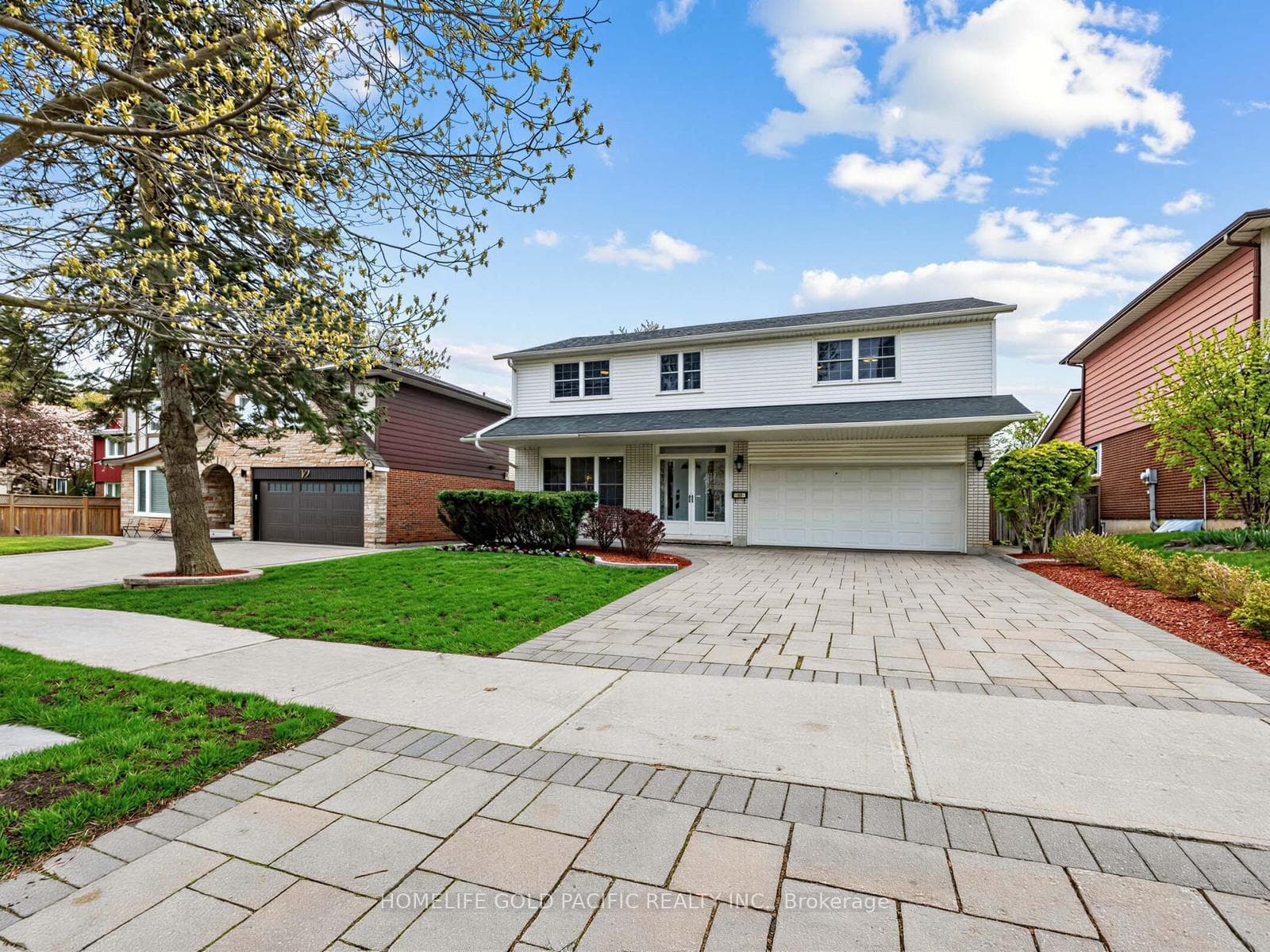 10 O'Shea Crescent - Detached photo 1 of 42 in Hillcrest Village / Bayview Village, Ontario