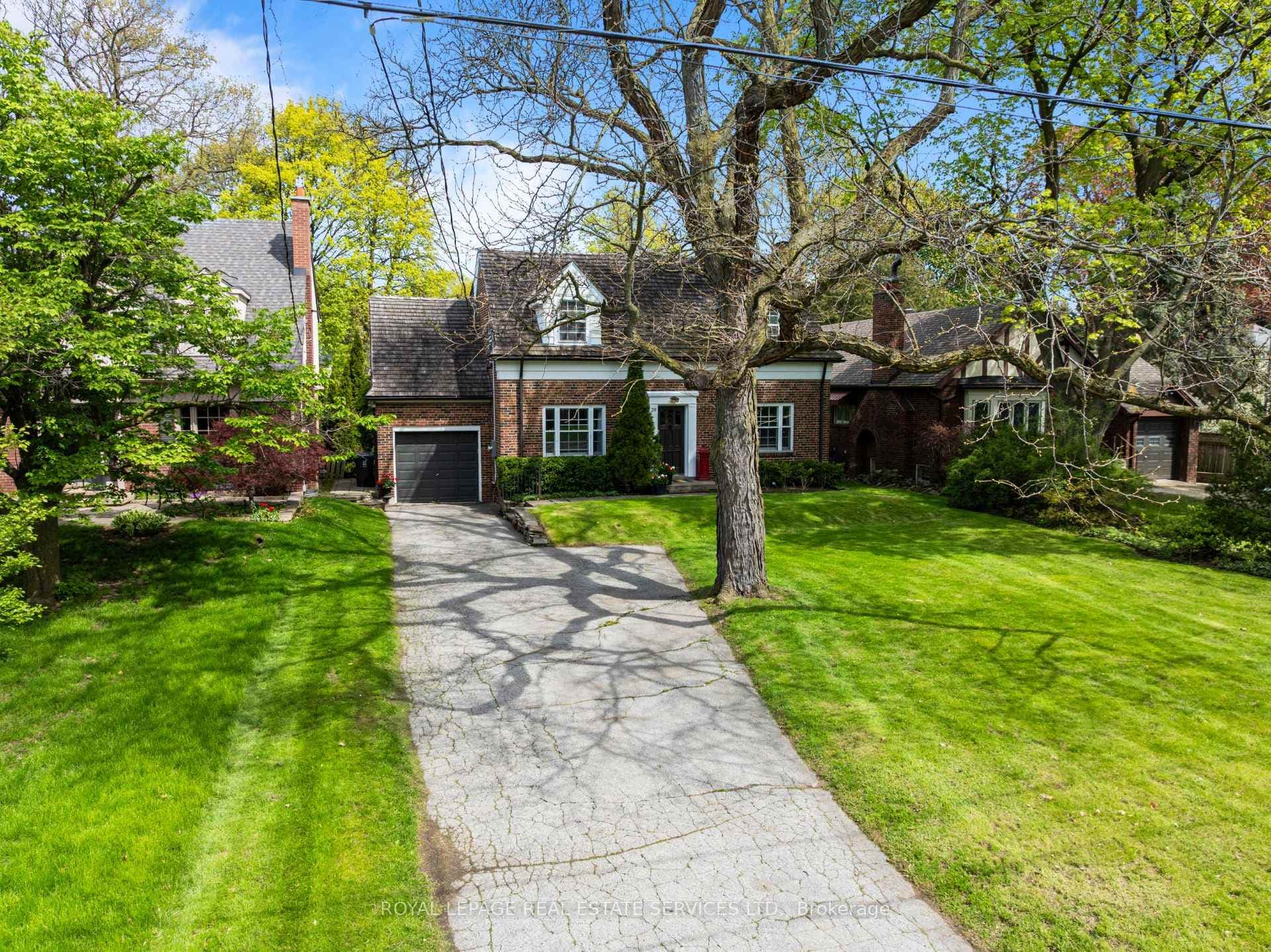 28 Holloway Road - Detached photo 3 of 31 in Etobicoke (Islington / Rexdale), Ontario