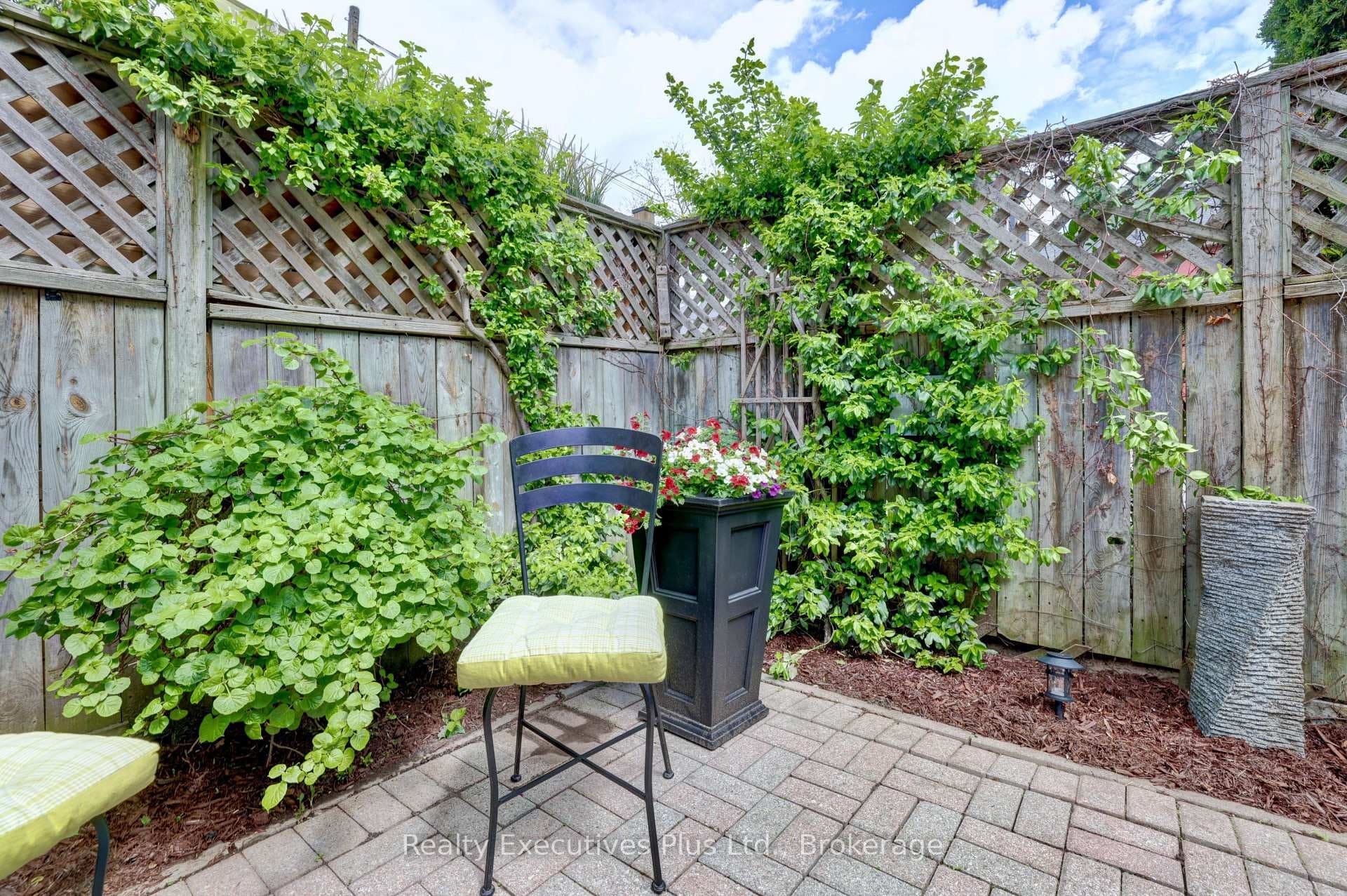 463 Blathwayte Lane - Townhouse photo 38 of 48 in Burlington, Ontario