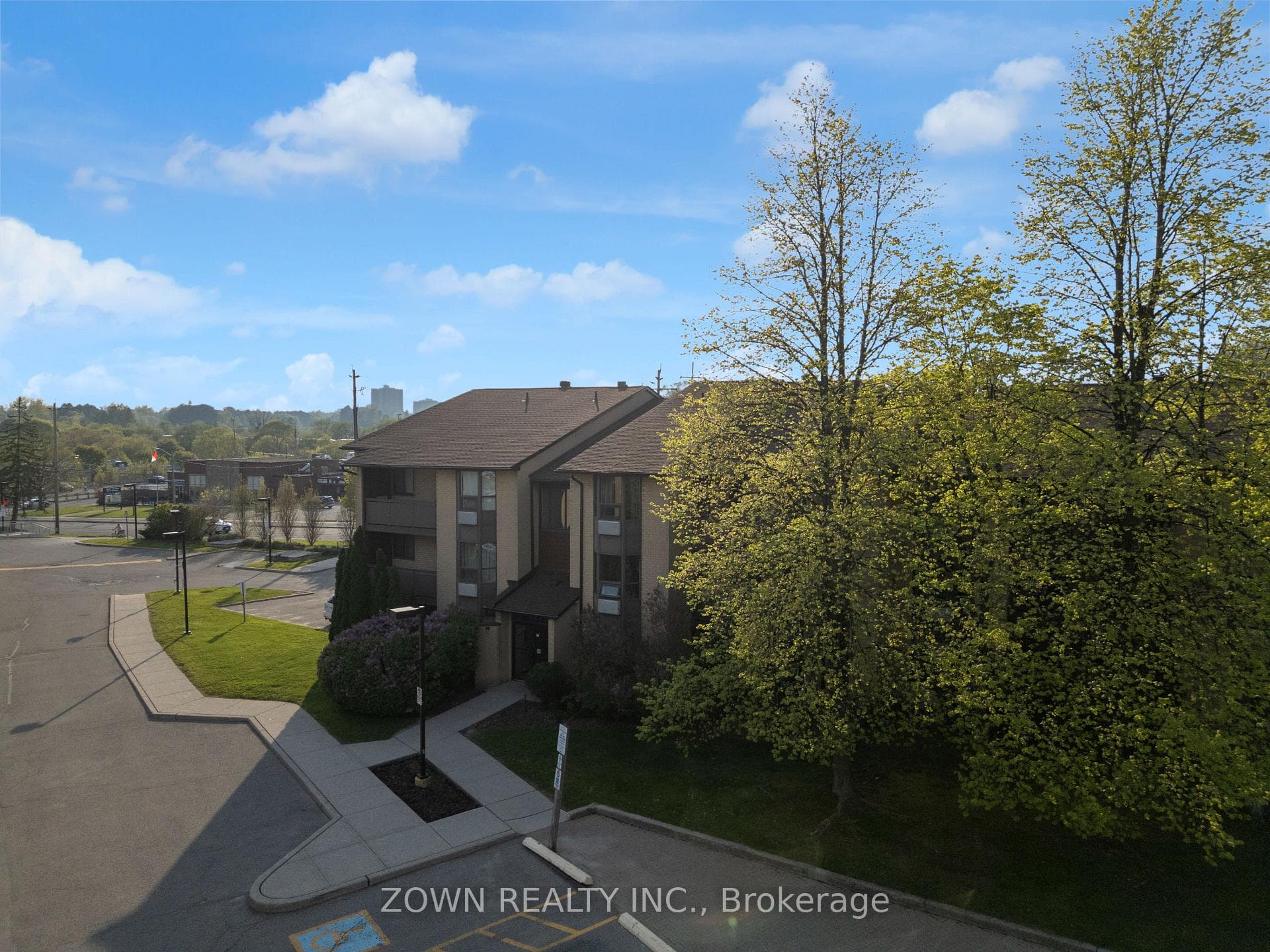 3835 Lakeshore Boulevard Unit 210 - Condo photo 3 of 36 in Liberty Village / Parkdale / South Parkdale, Ontario