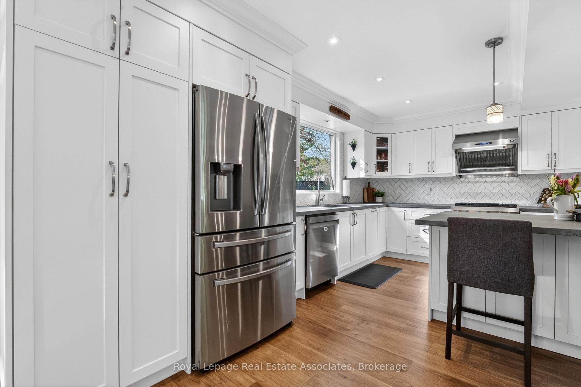 174 Cheverie Street - Detached photo 15 of 49 in Oakville, Ontario