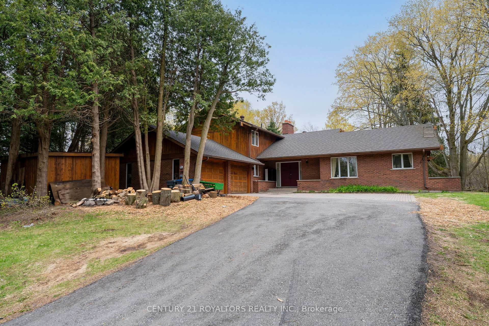 17940 Airport Road - Detached photo 3 of 42 in Caledon, Ontario