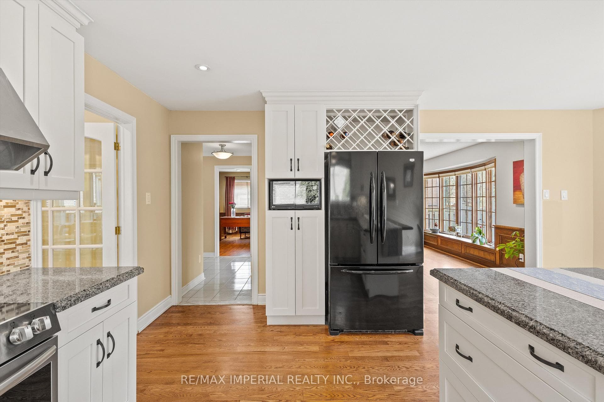 2044 Schoolmaster Circle - Detached photo 13 of 45 in Oakville, Ontario
