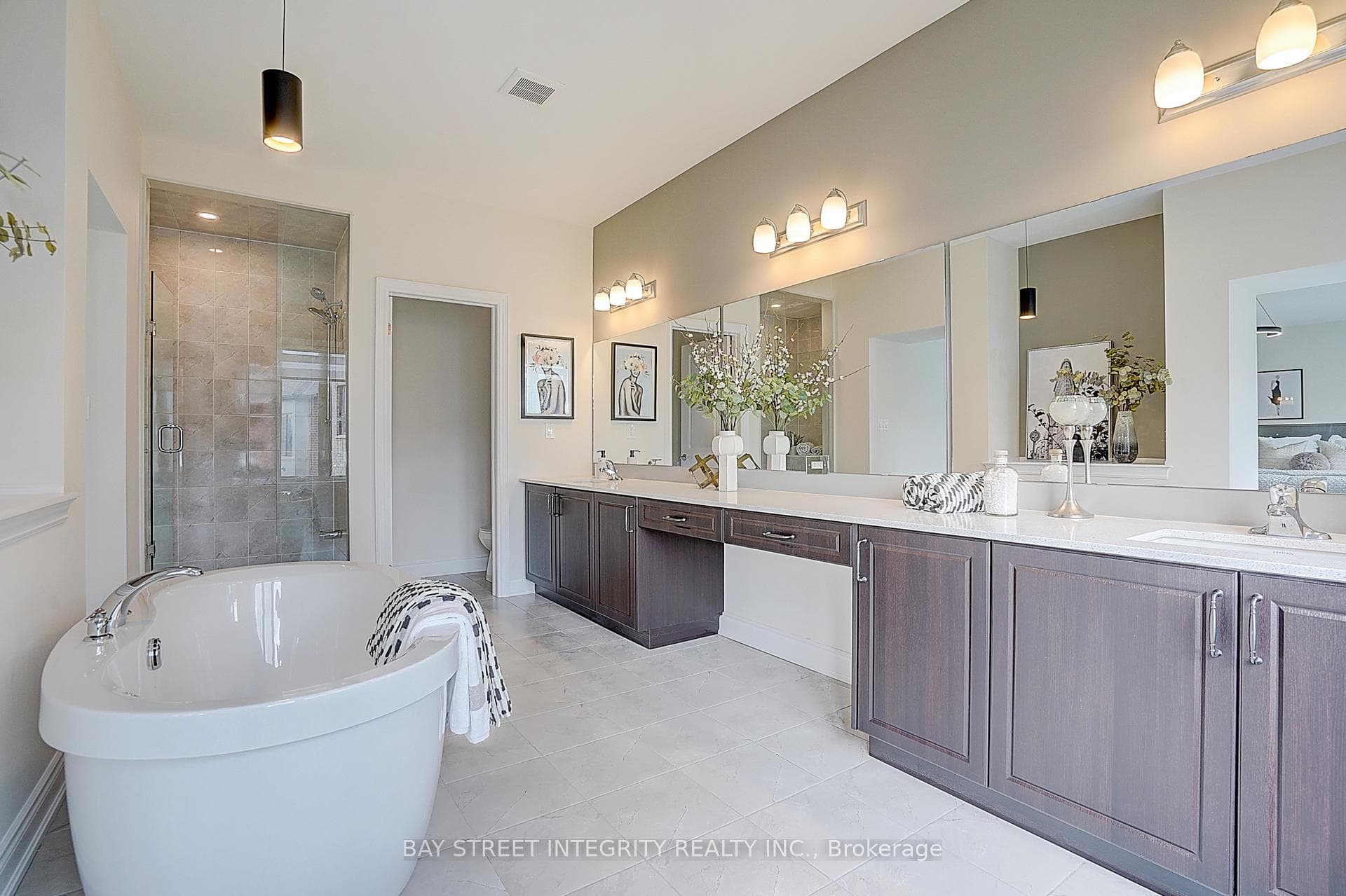 38 Settlers Road - Detached photo 40 of 50 in Oakville, Ontario