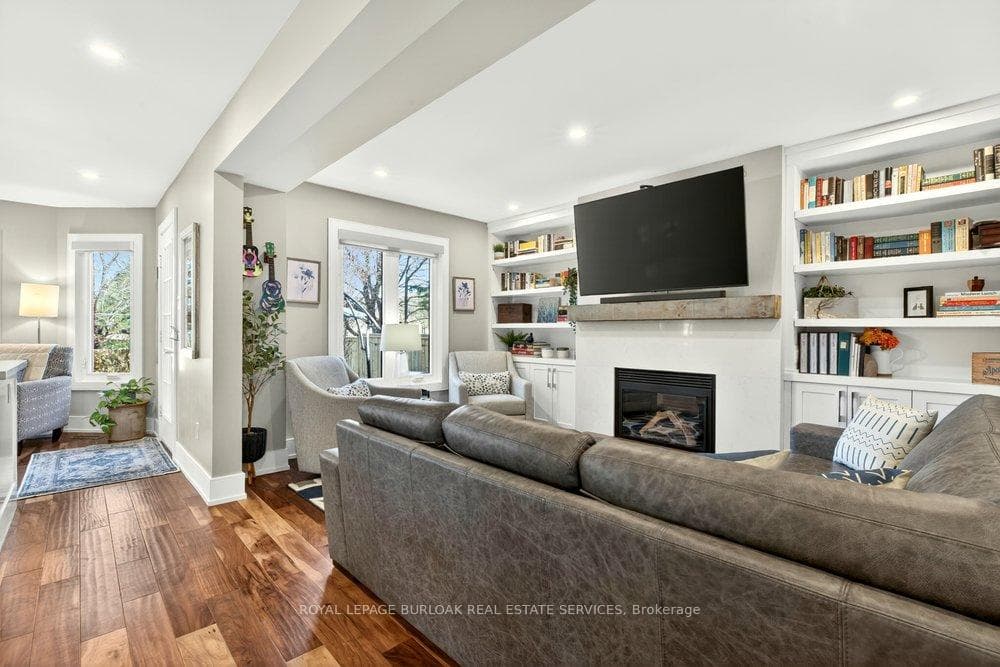 1078 Augustus Drive - Detached photo 13 of 49 in Burlington, Ontario