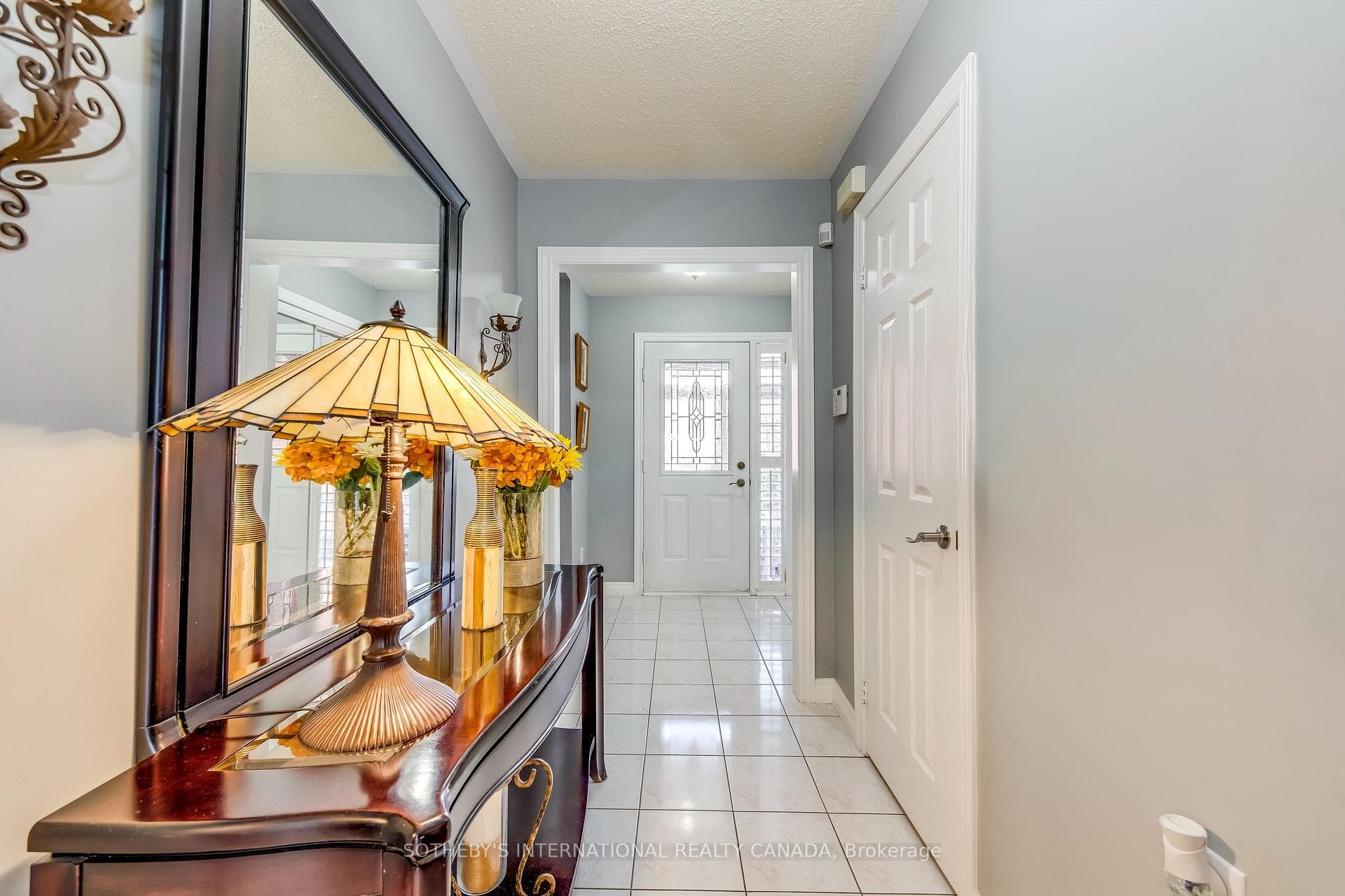 2294 Dale Ridge Drive - Semi-Detached photo 8 of 46 in Oakville, Ontario