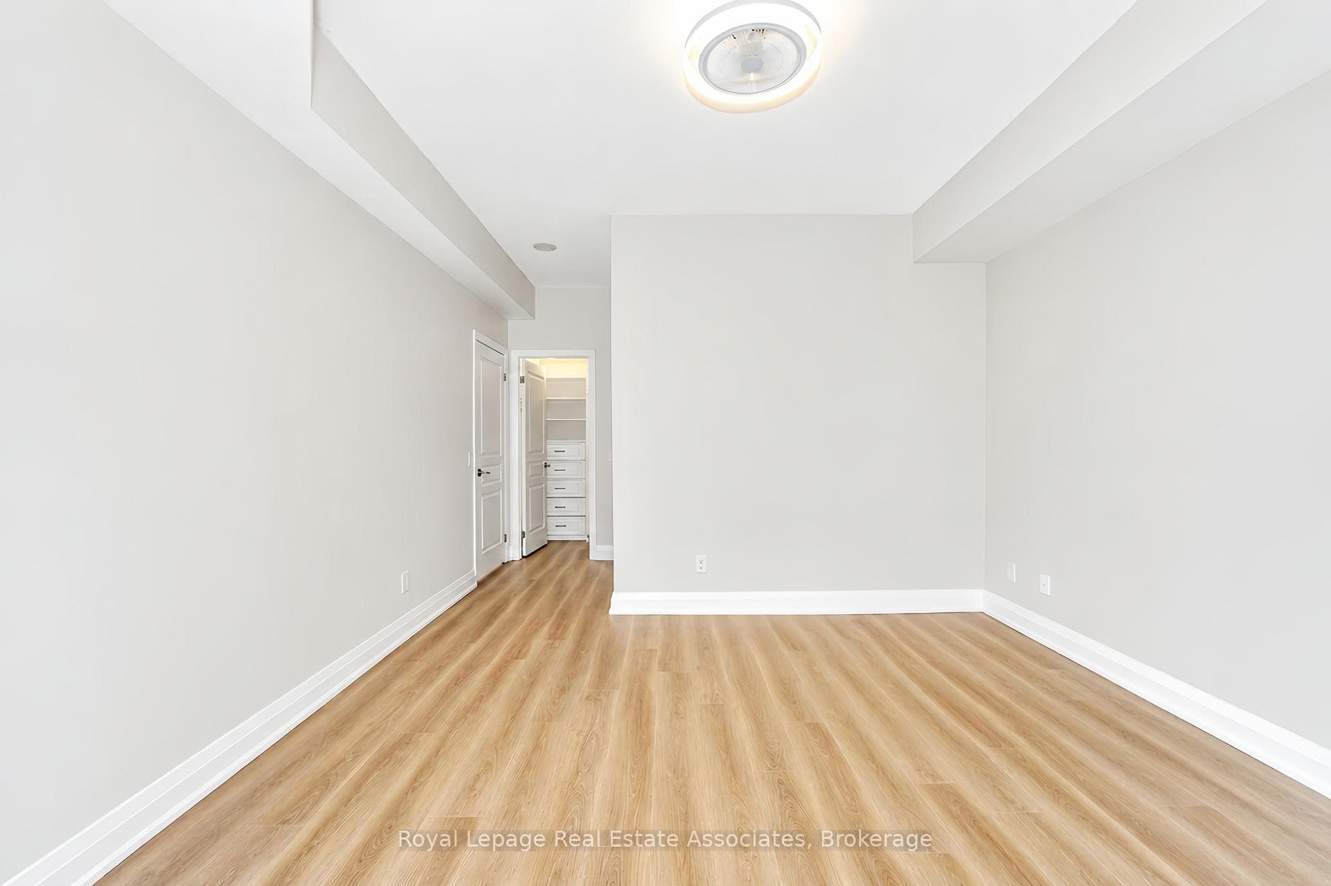 1 Hurontario Street Unit 308 - Condo photo 19 of 35 in Mississauga, Ontario