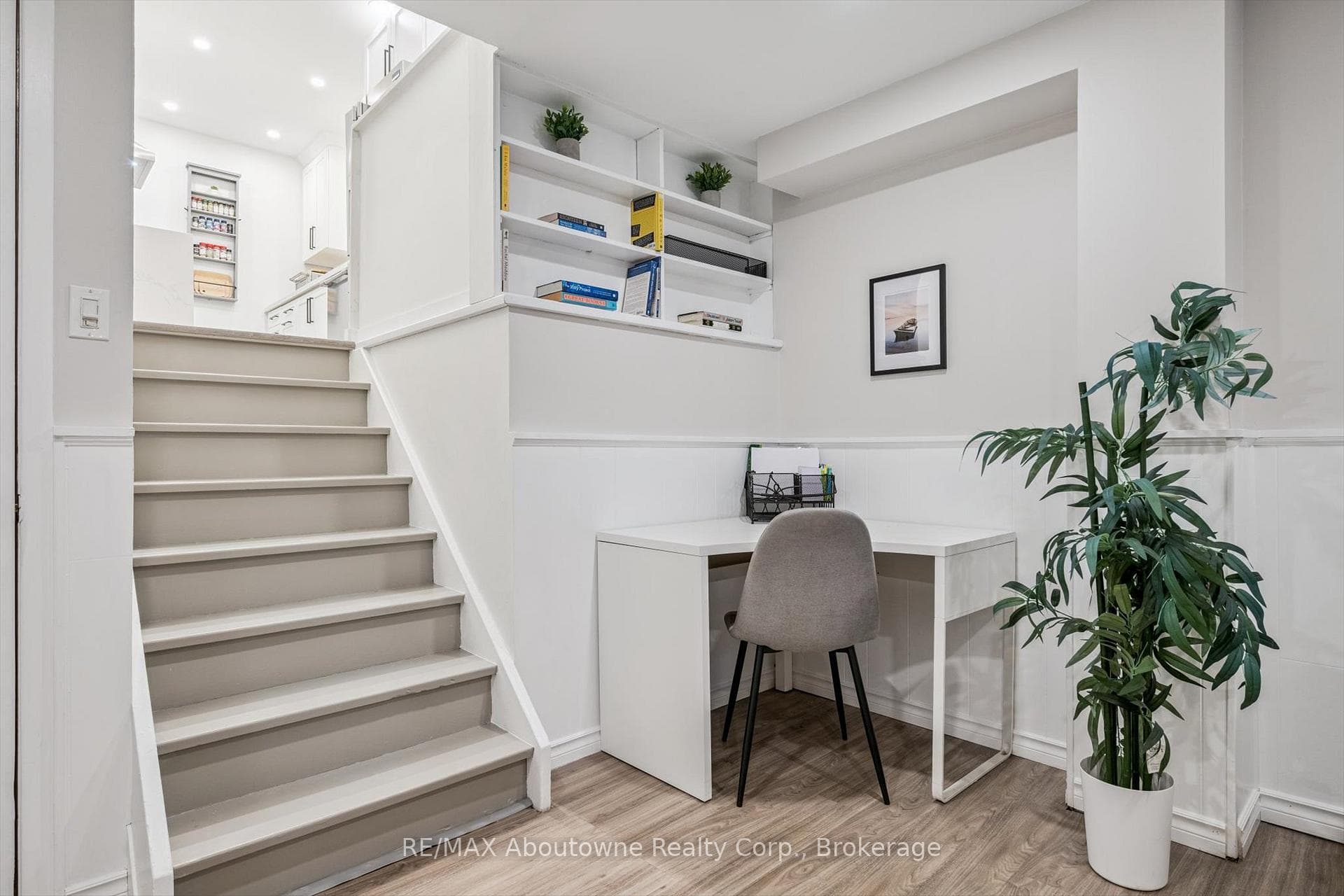 637 Lomond Crescent - Semi-Detached photo 19 of 23 in Burlington, Ontario
