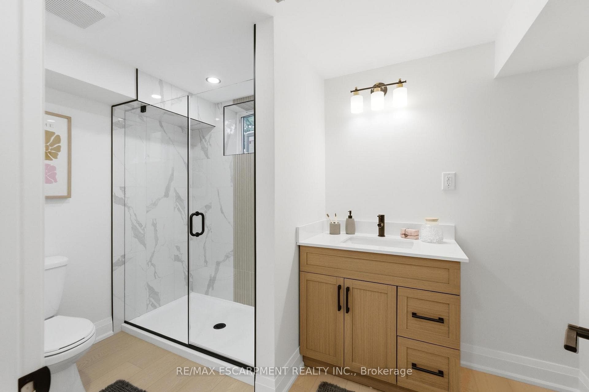 374 East 13th Street - Detached photo 28 of 40 in Hamilton, Ontario