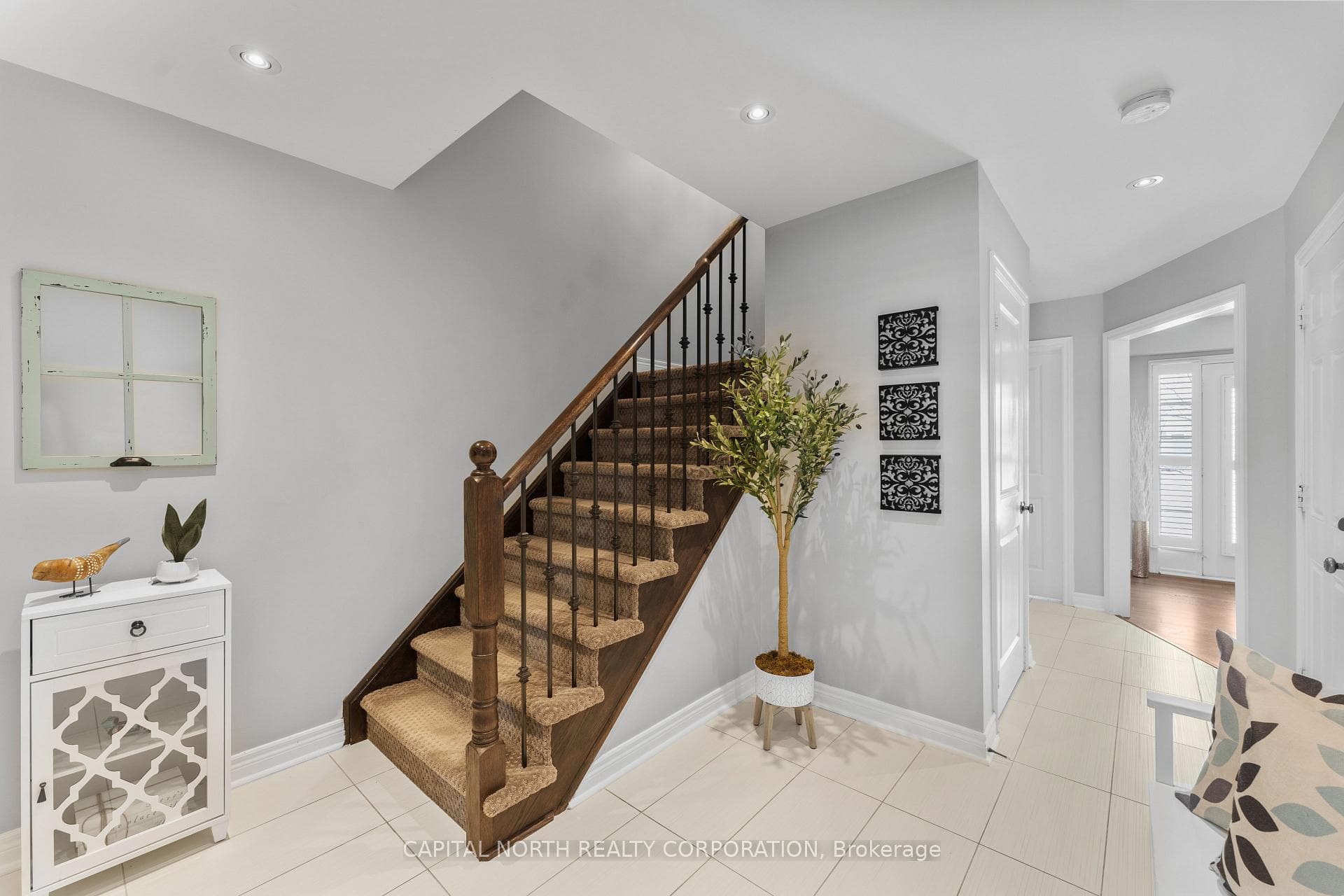 36 Mcdevitt Lane - Townhouse photo 5 of 43 in Caledon, Ontario