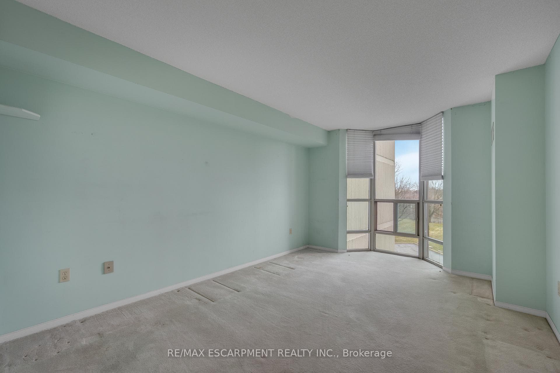 5070 Pinedale Avenue Unit 302 - Condo photo 19 of 36 in Burlington, Ontario