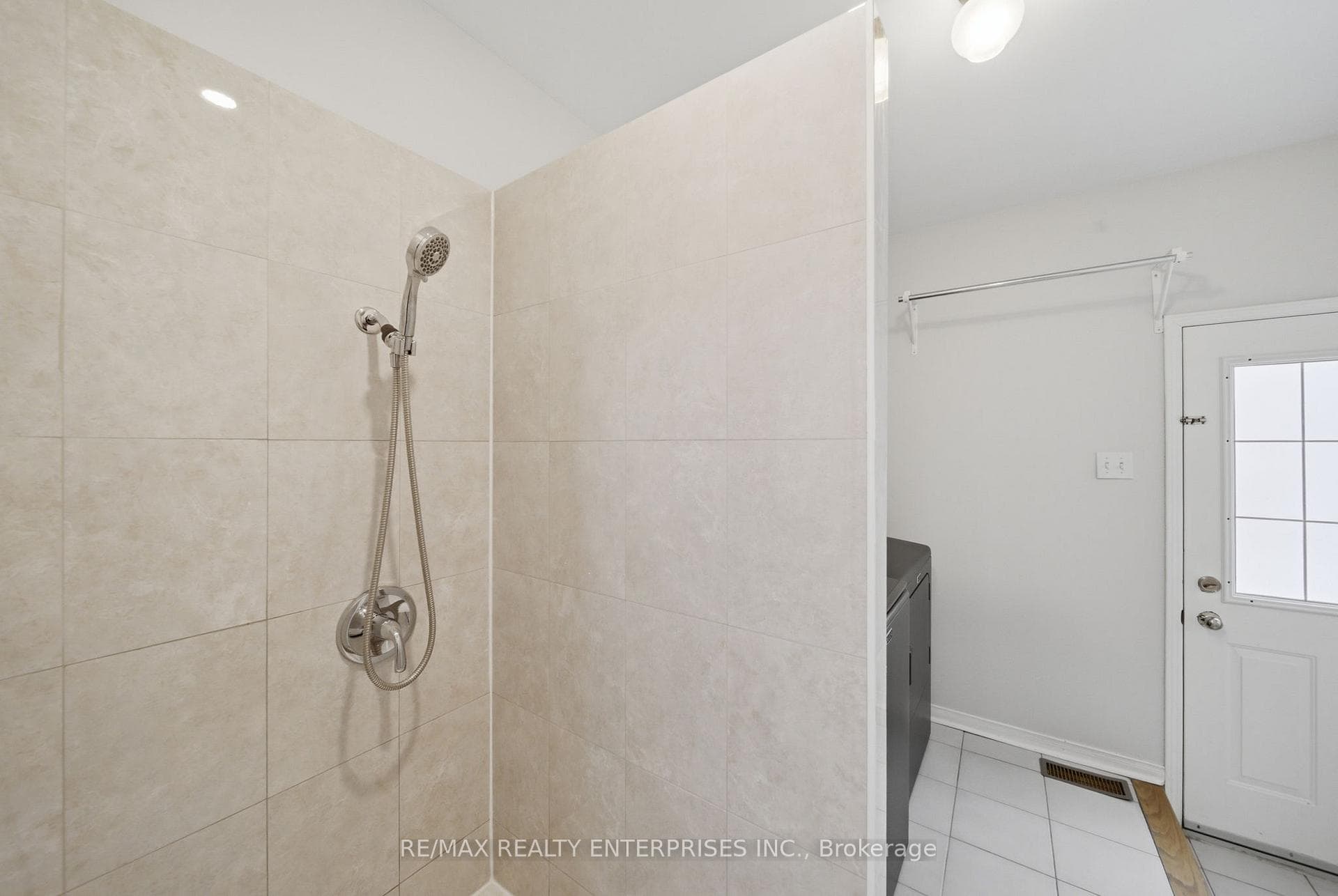 5811 Cornell Crescent - Detached photo 22 of 49 in Mississauga, Ontario