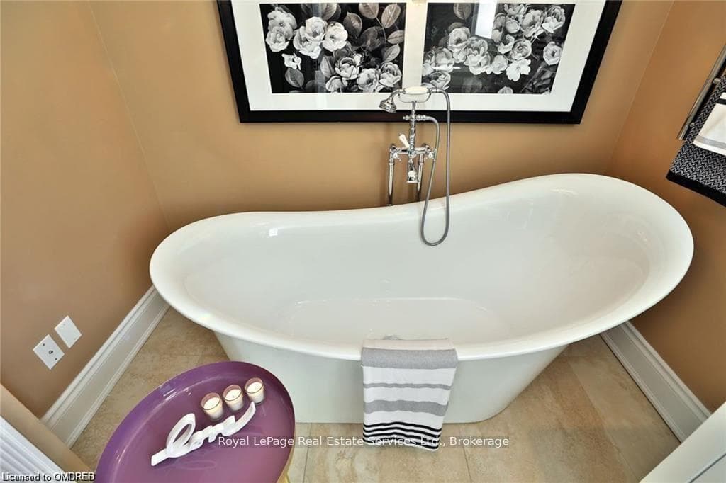 4197 Walkers Line - Detached photo 19 of 30 in Burlington, Ontario