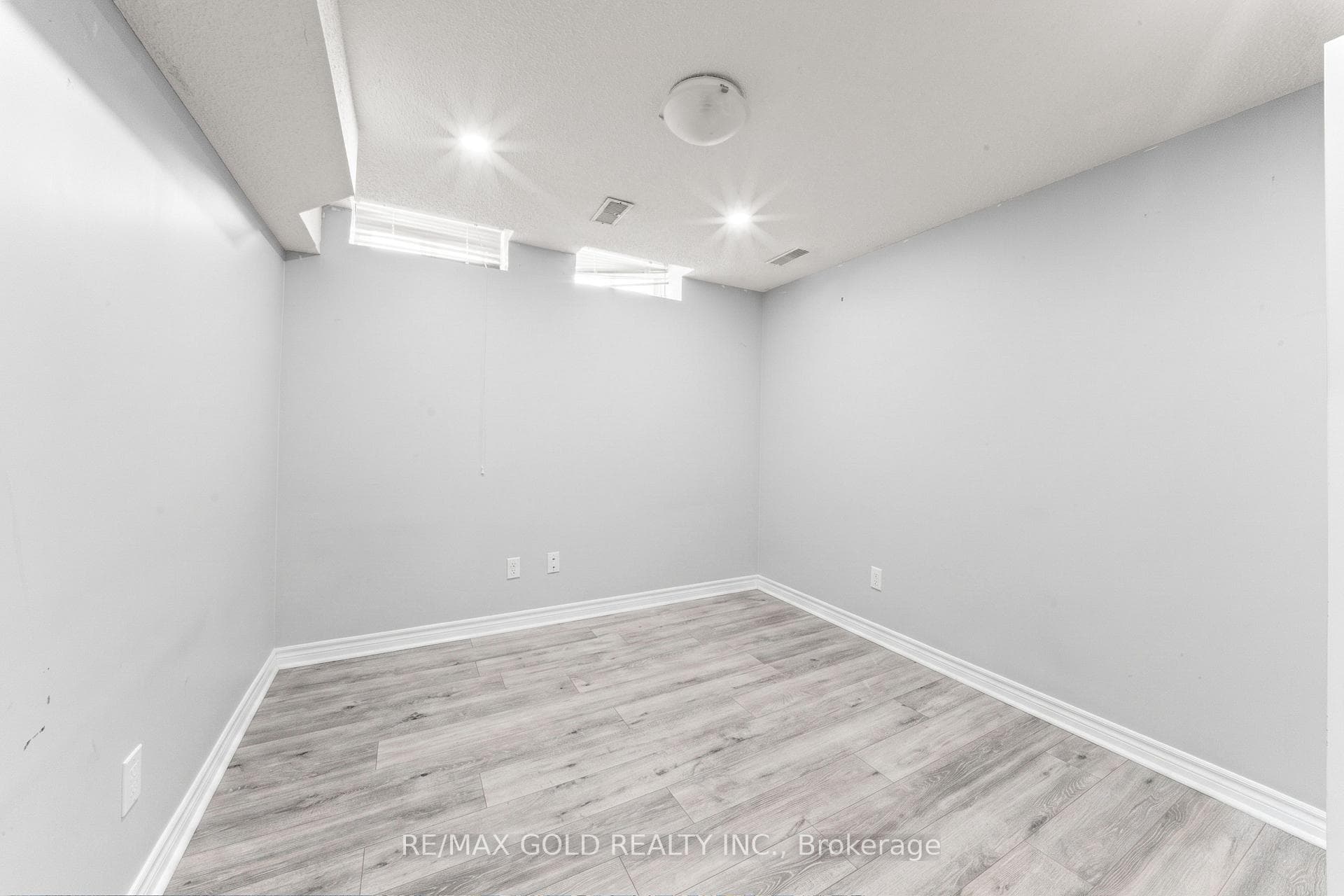 31 Ravenscliffe Court - Detached photo 27 of 32 in Brampton, Ontario