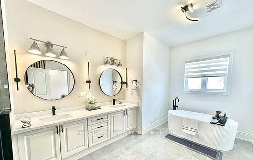 469 Threshing Mill Boulevard - Detached photo 33 of 45 in Oakville, Ontario