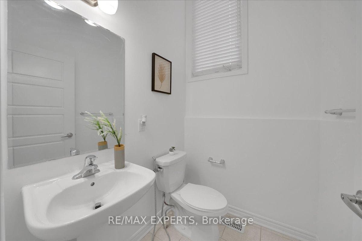 297 Beasley Terrace - Townhouse photo 13 of 22 in Milton, Ontario