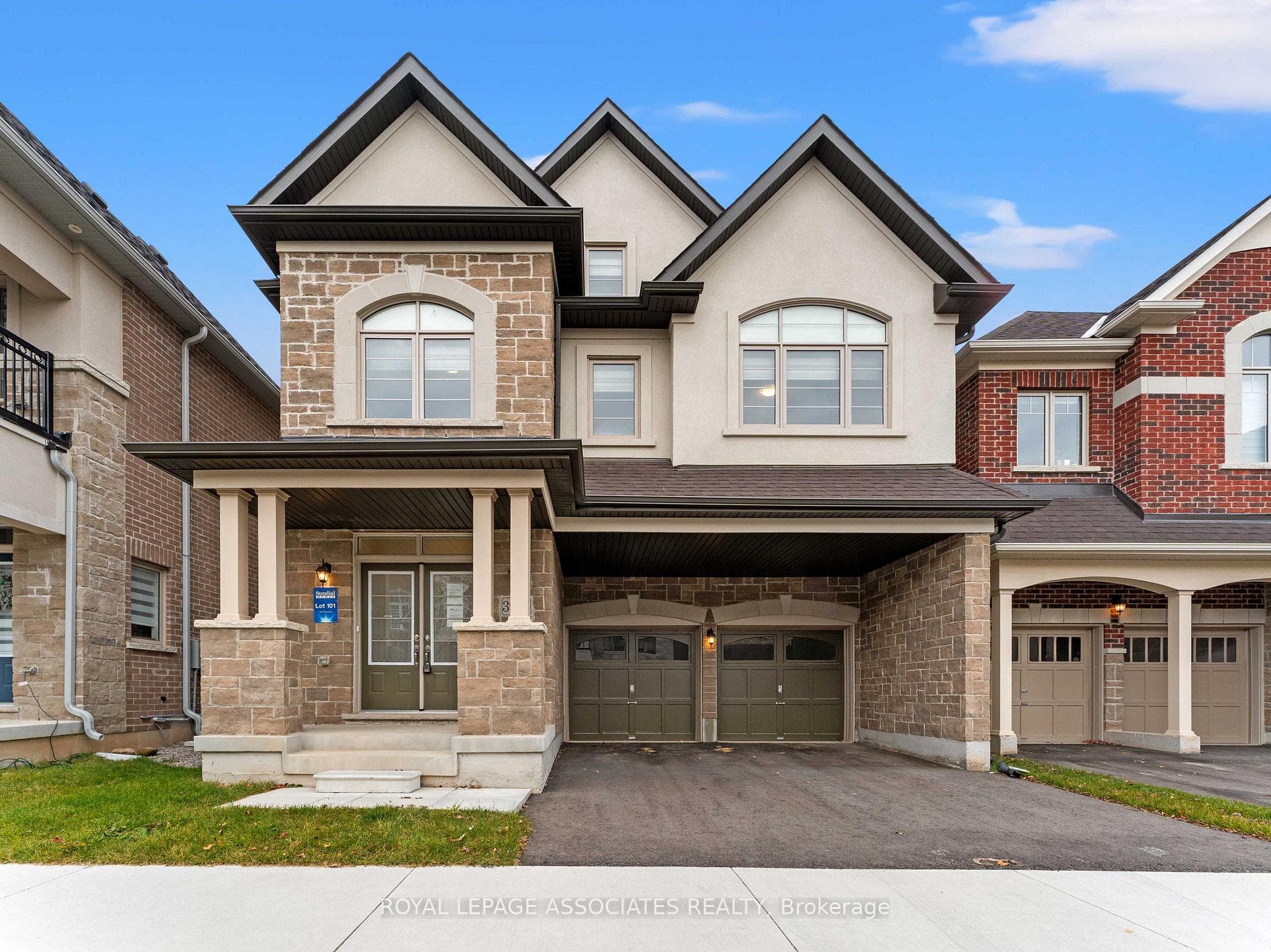 3909 Koenig Road - home for sale in Burlington, Ontario