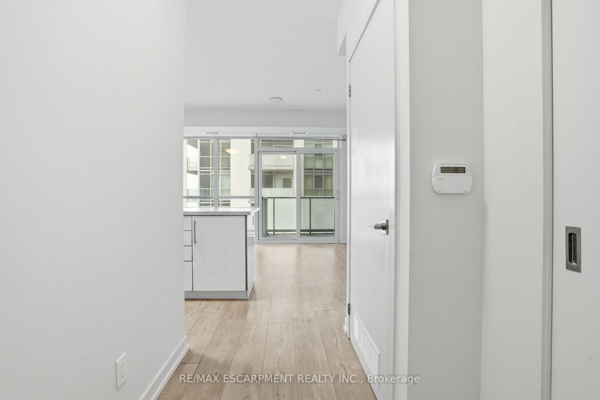 2087 Fairview Street Unit 1310 - Condo photo 5 of 27 in Burlington, Ontario