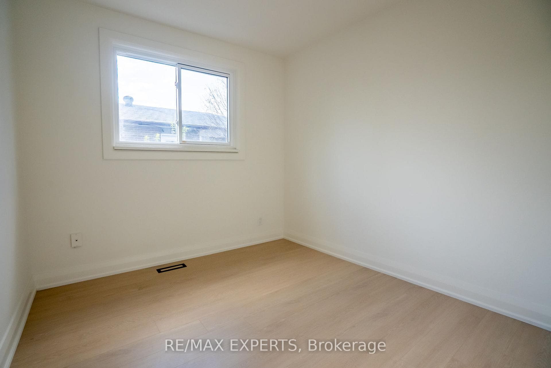 27 Fallingdale Crescent - Semi-Detached photo 29 of 40 in Brampton, Ontario