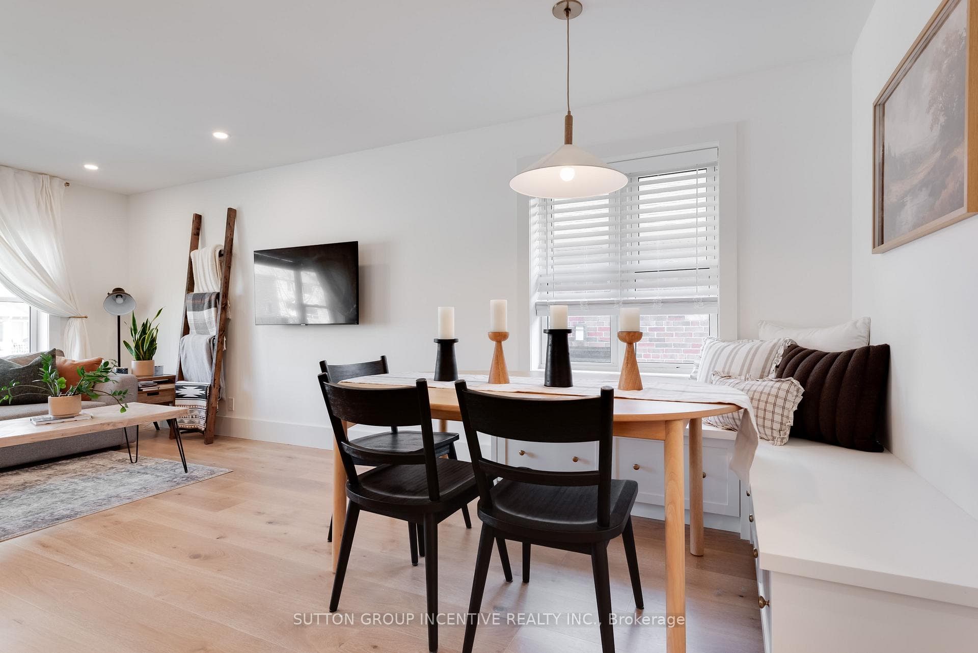 16 Robindale Avenue - Detached photo 11 of 44 in Liberty Village / Parkdale / South Parkdale, Ontario