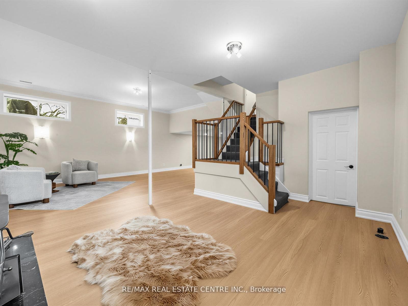 592 Montbeck Crescent - Detached photo 15 of 50 in Mississauga, Ontario