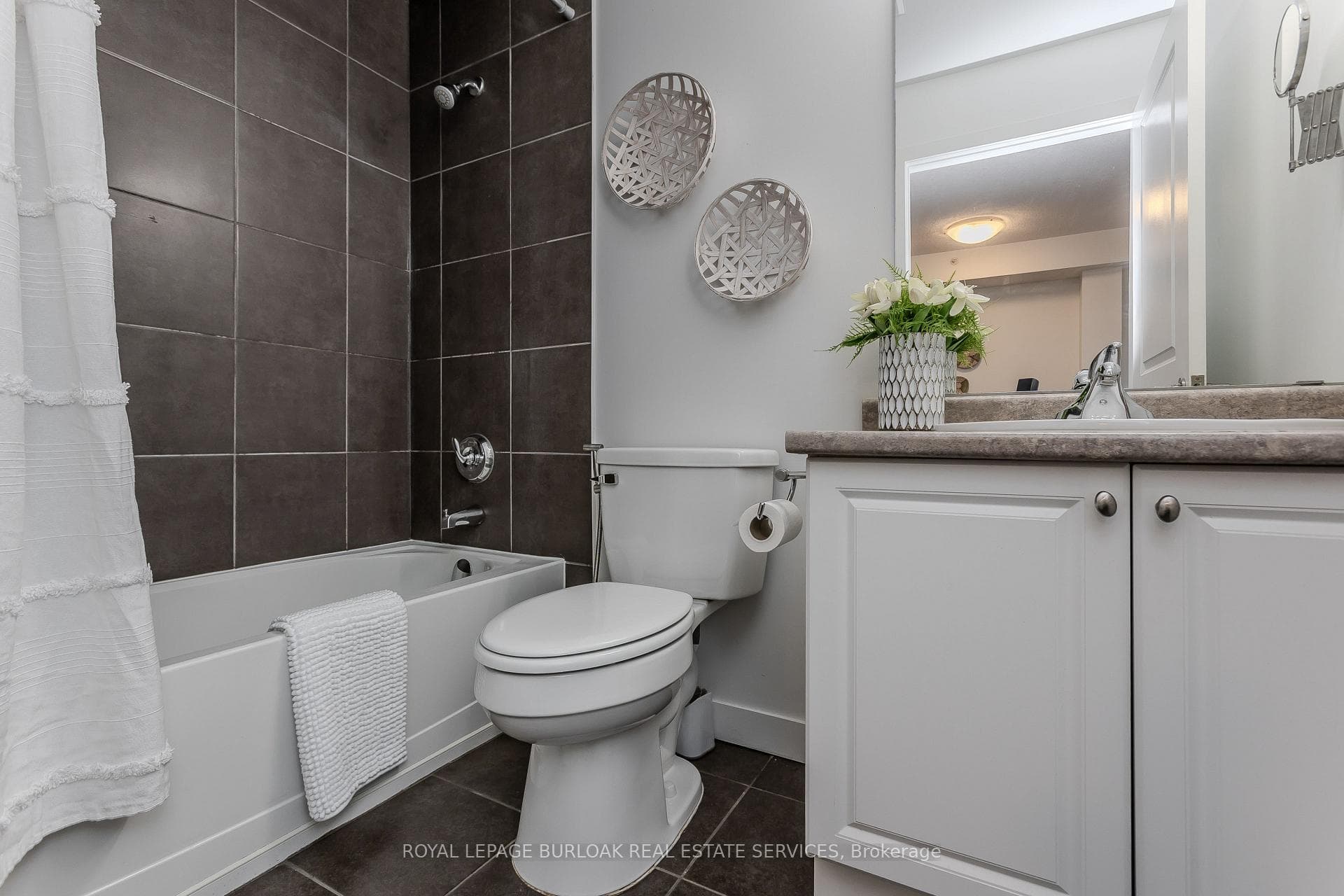 5010 Corporate Drive Unit 307 - Condo photo 16 of 30 in Burlington, Ontario