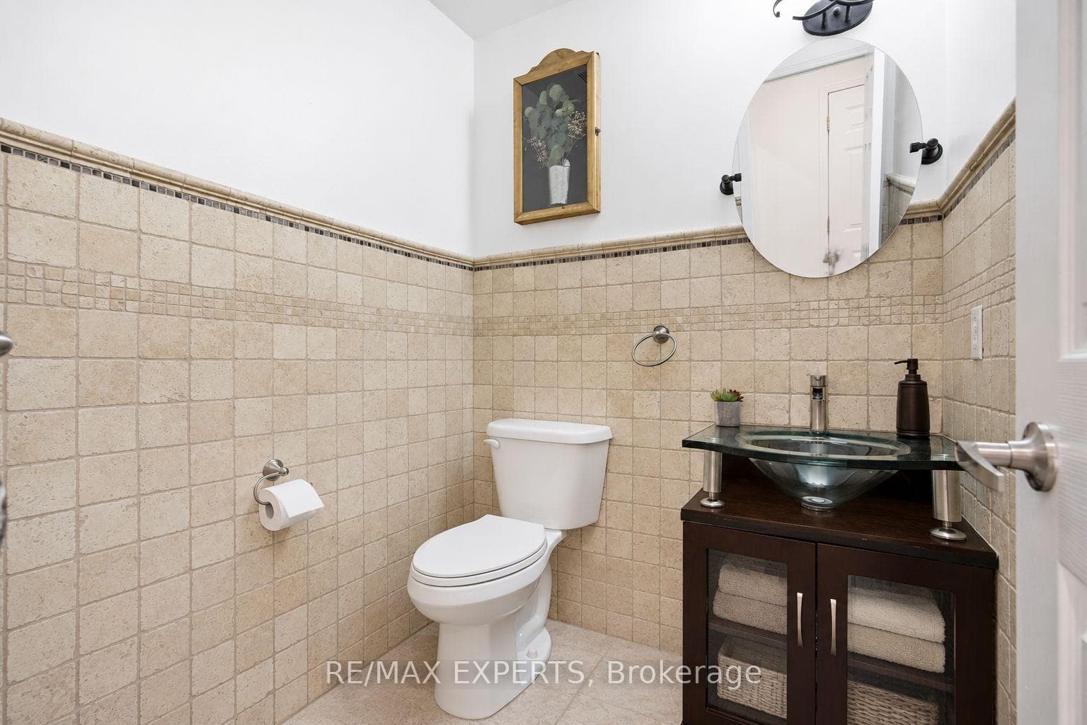 40 Dills Crescent - Detached photo 12 of 36 in Milton, Ontario