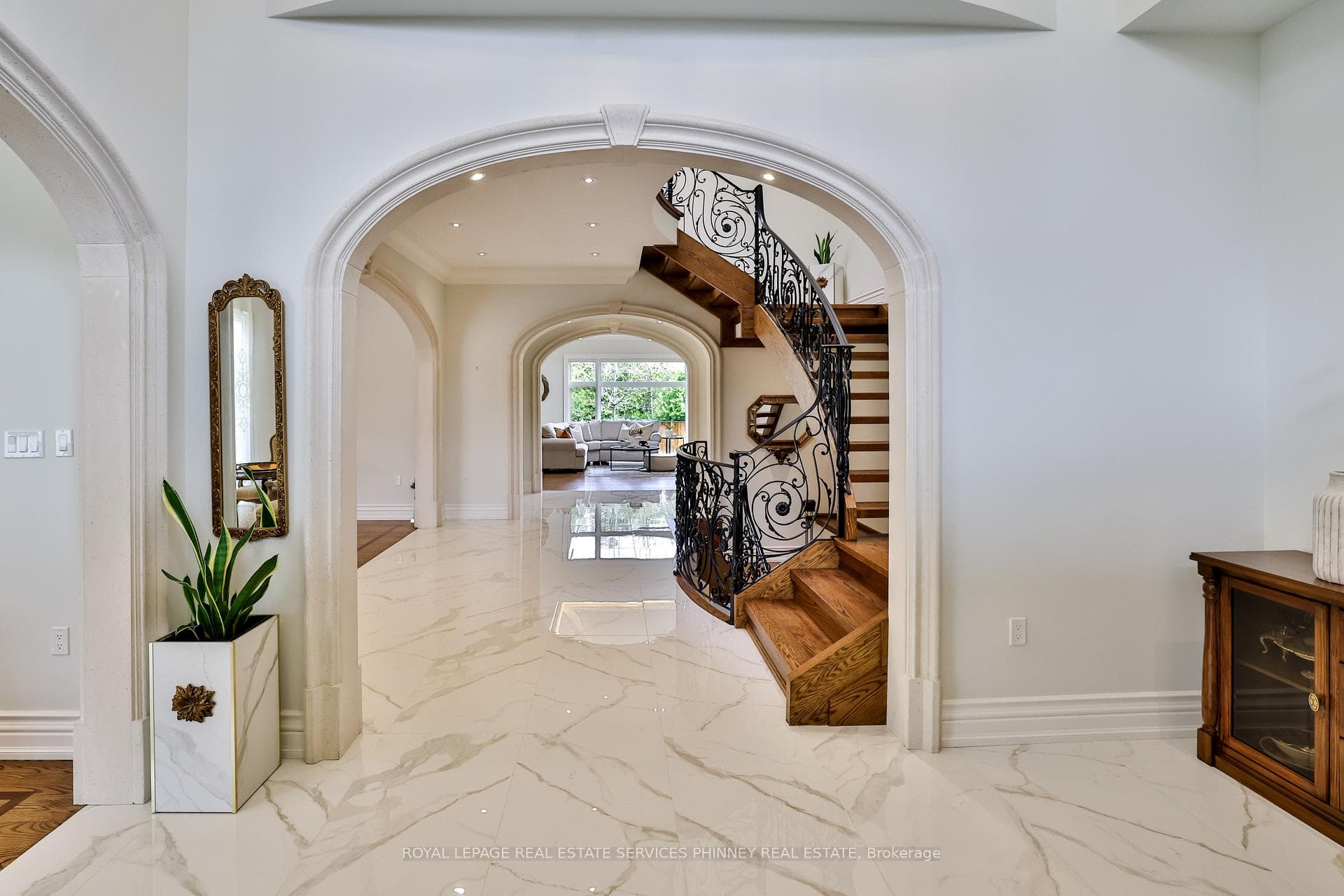 1511 Broadmoor Avenue - Detached photo 6 of 50 in Mississauga, Ontario