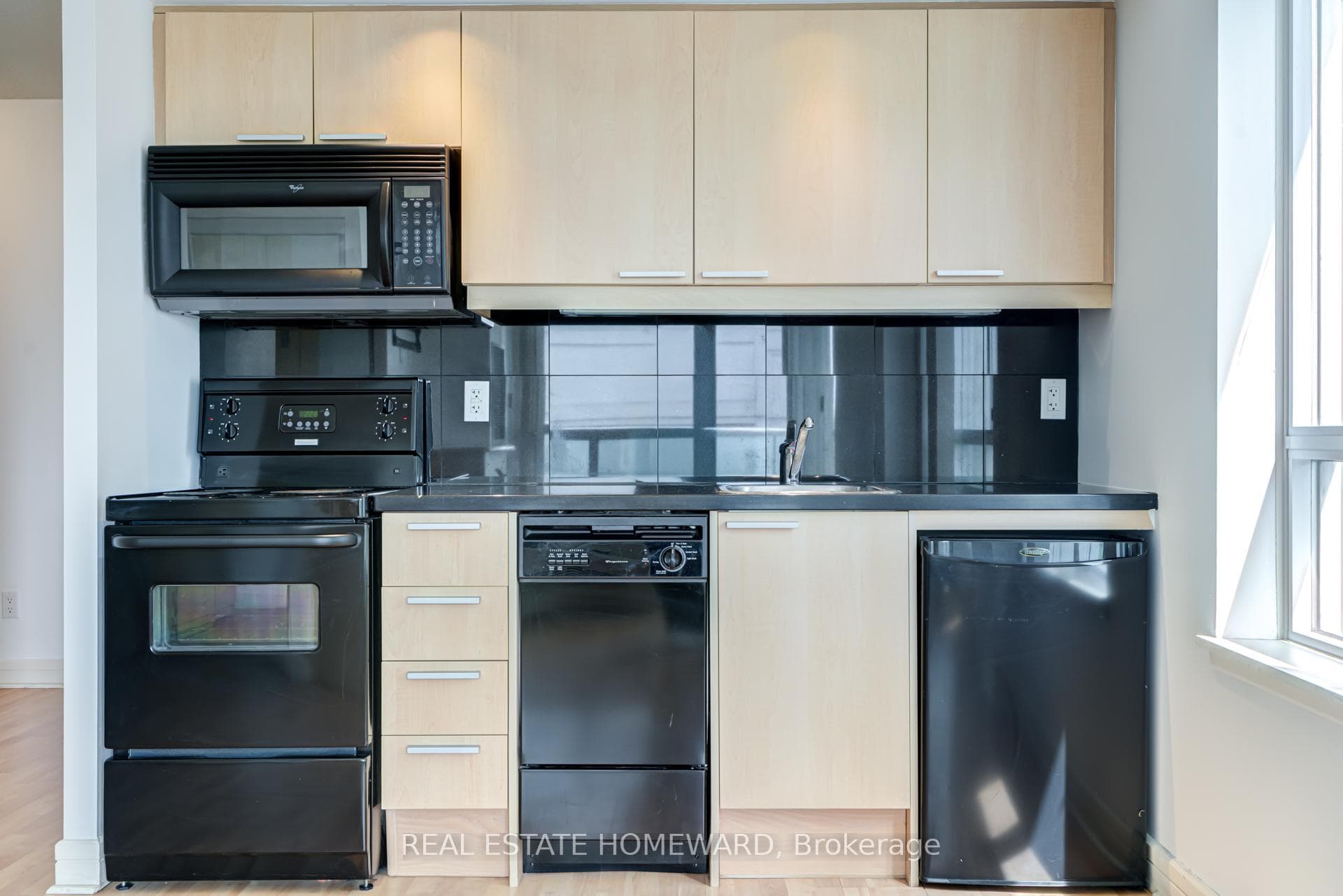 19 Avondale Avenue Unit Up01 - Condo photo 15 of 27 in Willowdale / Newtonbrook, Ontario