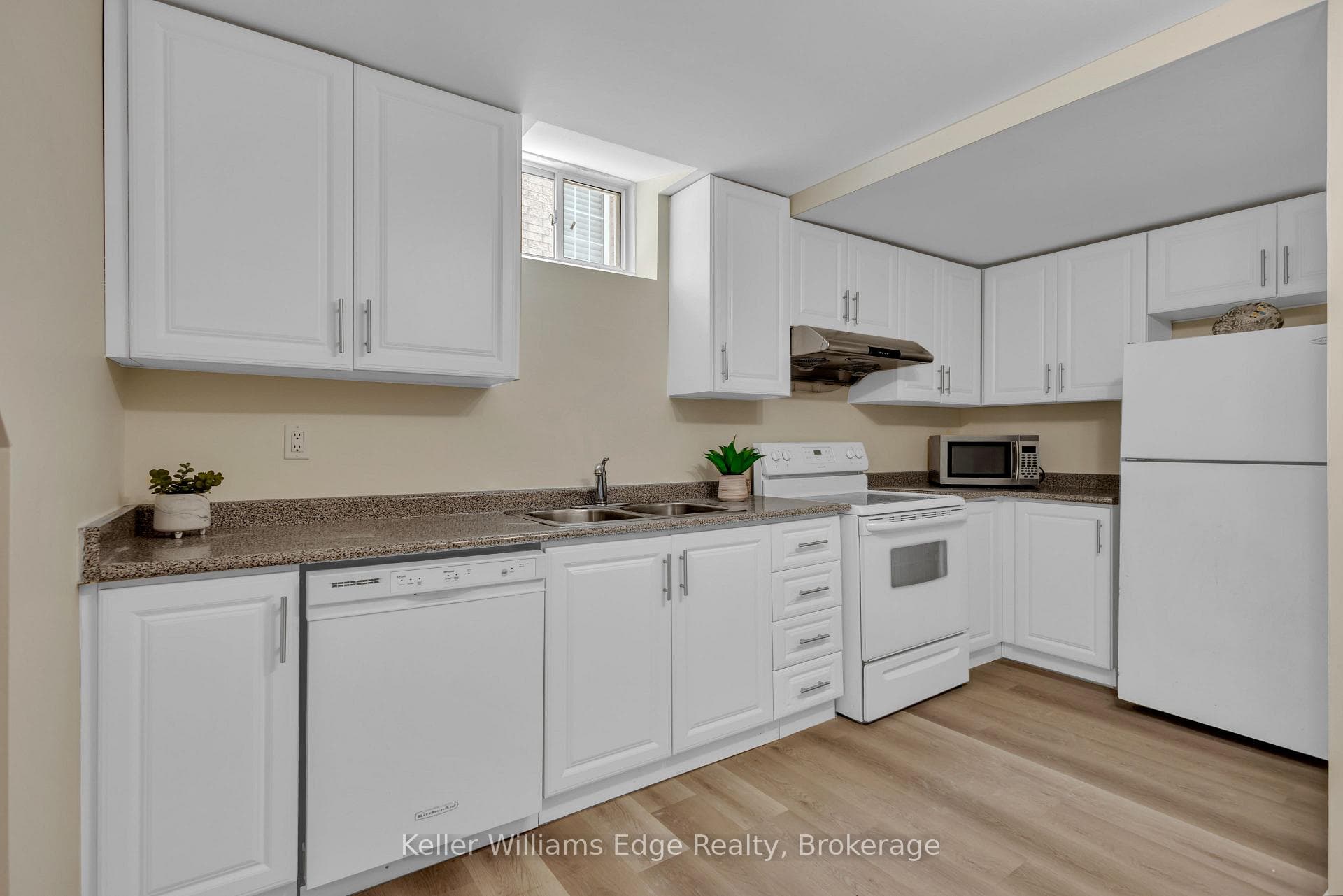 2241 Adirondak Trail - Detached photo 38 of 50 in Oakville, Ontario