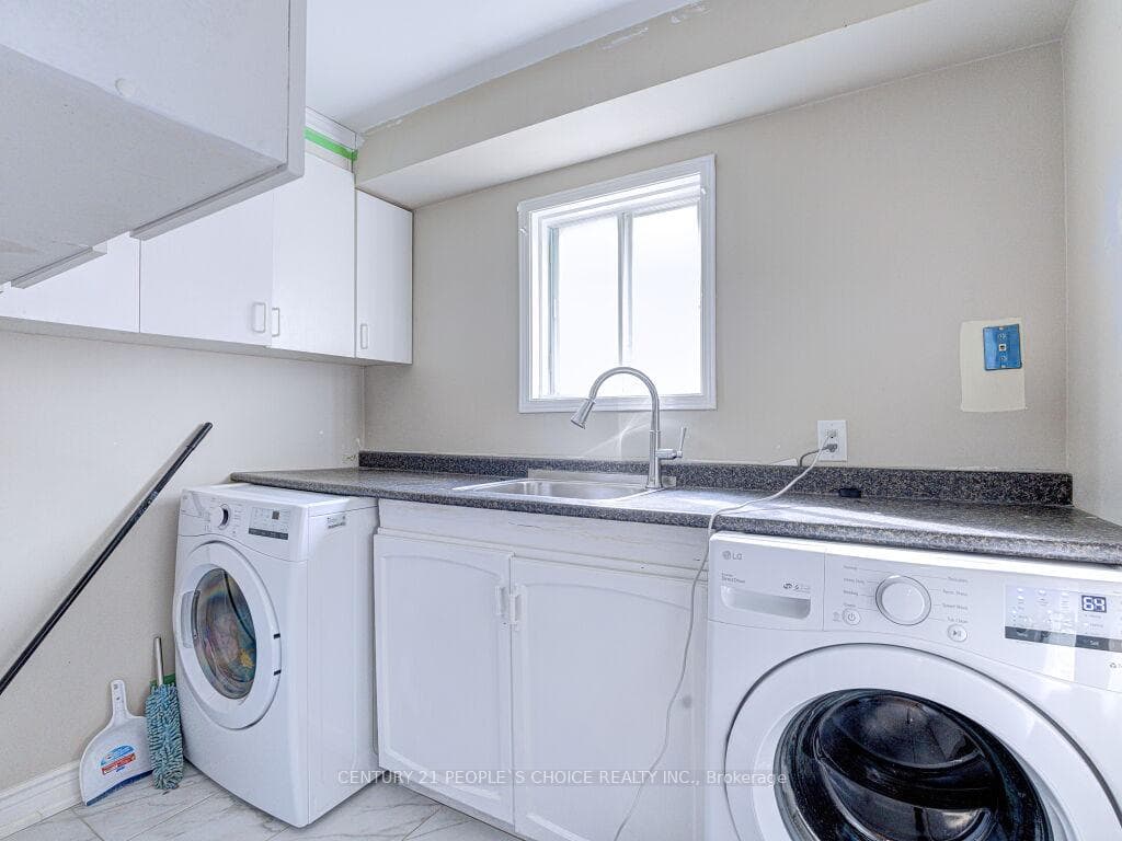 5965 River Grove Avenue - Detached photo 22 of 50 in Mississauga, Ontario
