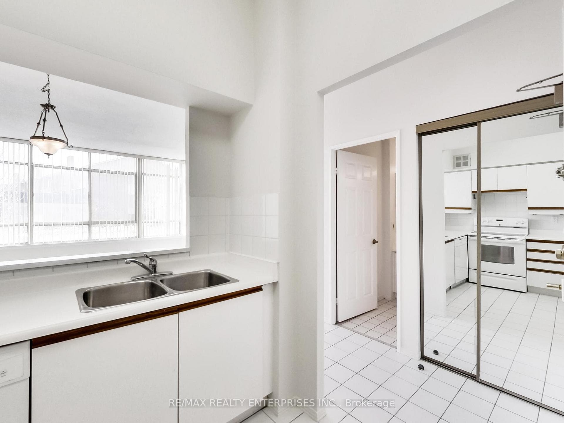 3605 Kariya Drive Unit 110B - Condo photo 13 of 33 in Mississauga, Ontario