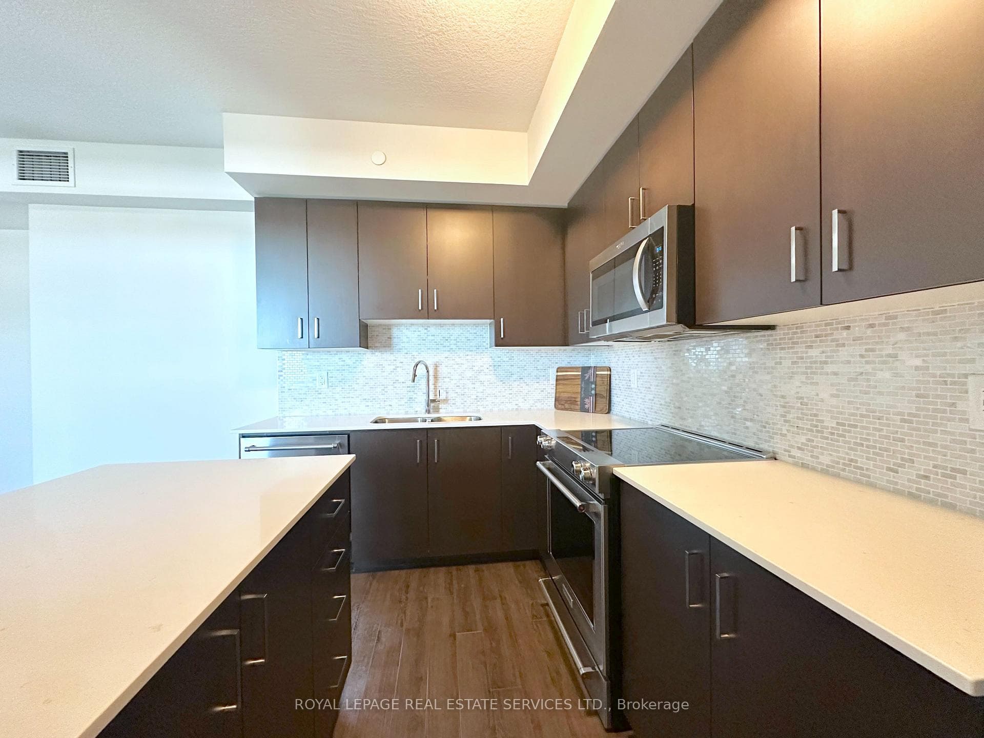 2333 Taunton Road Unit 901 - Condo photo 5 of 25 in Oakville, Ontario