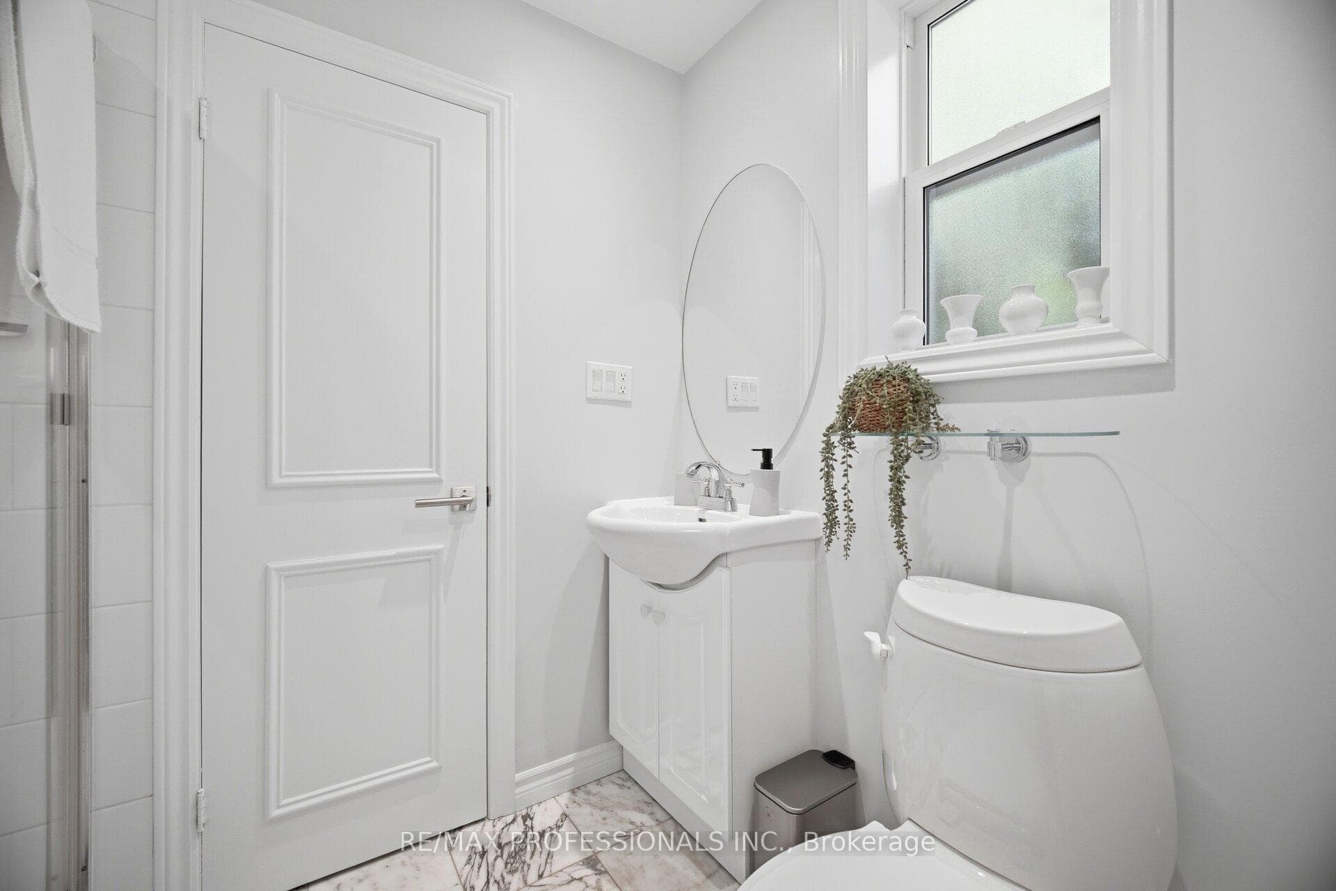 10 Cosway Court - Detached photo 30 of 46 in Etobicoke (Islington / Rexdale), Ontario