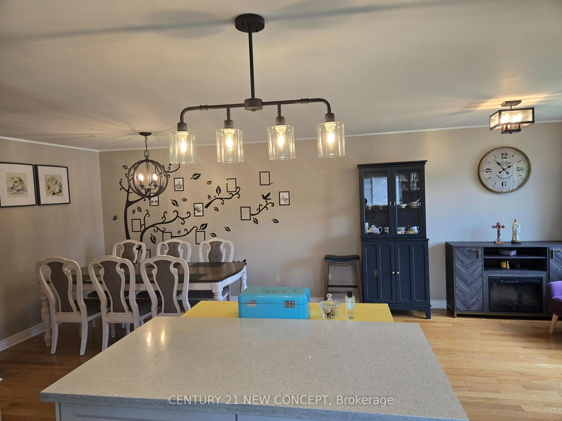 412 Melores Drive - Semi-Detached photo 9 of 26 in Burlington, Ontario
