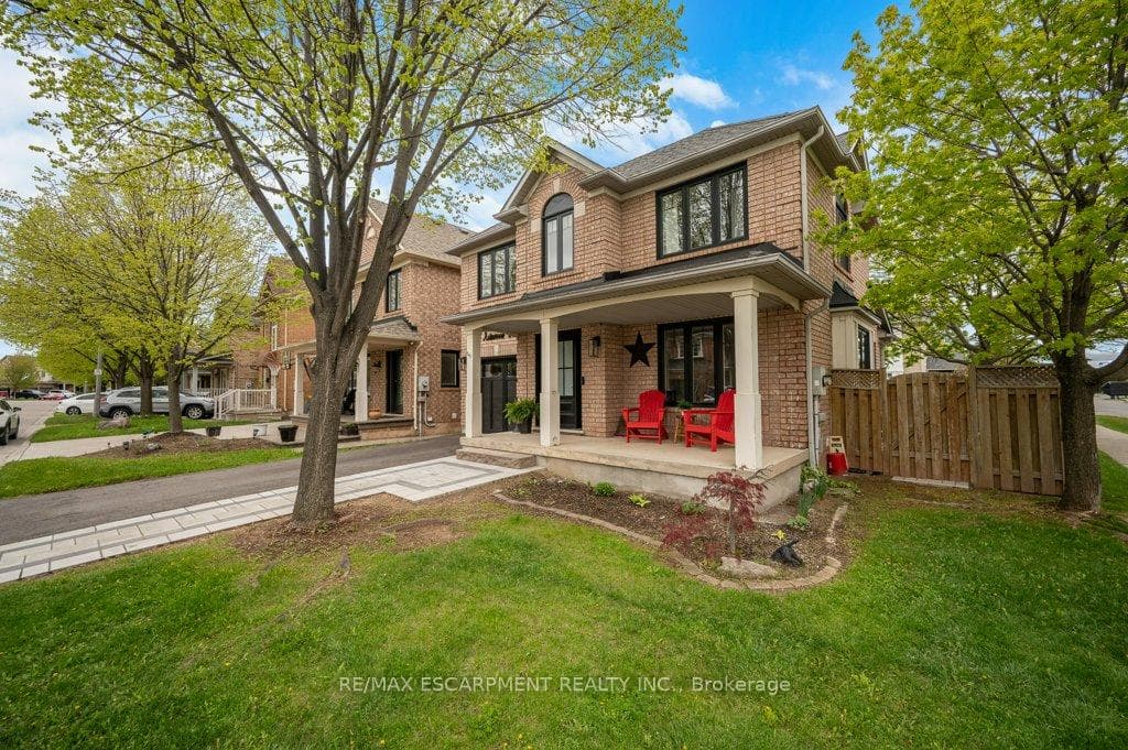 1360 Ashwood Terrace - Detached photo 3 of 39 in Oakville, Ontario
