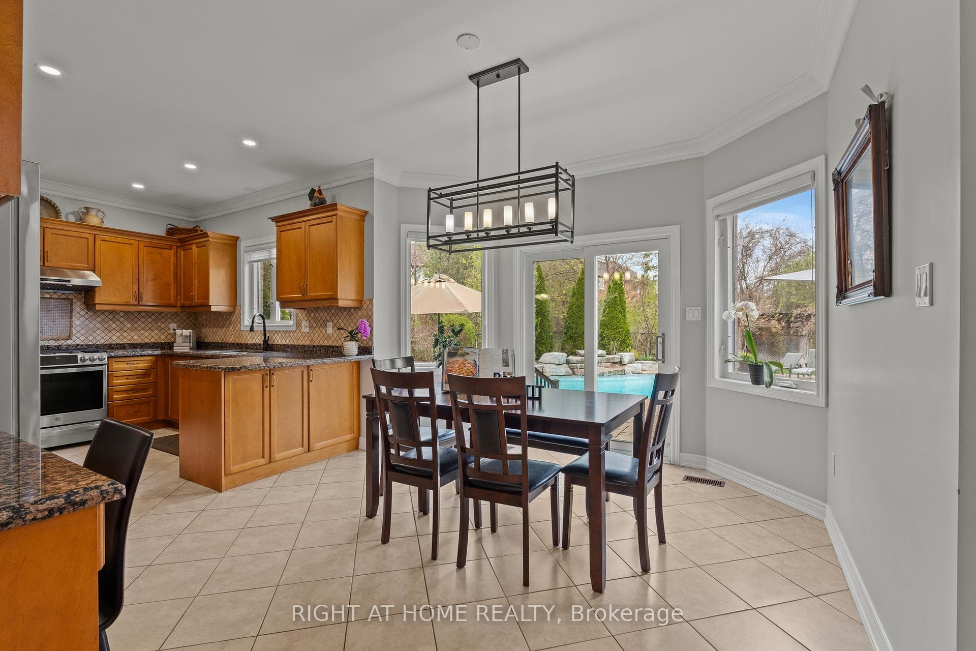2275 Whitecliffe Way - Detached photo 20 of 38 in Oakville, Ontario
