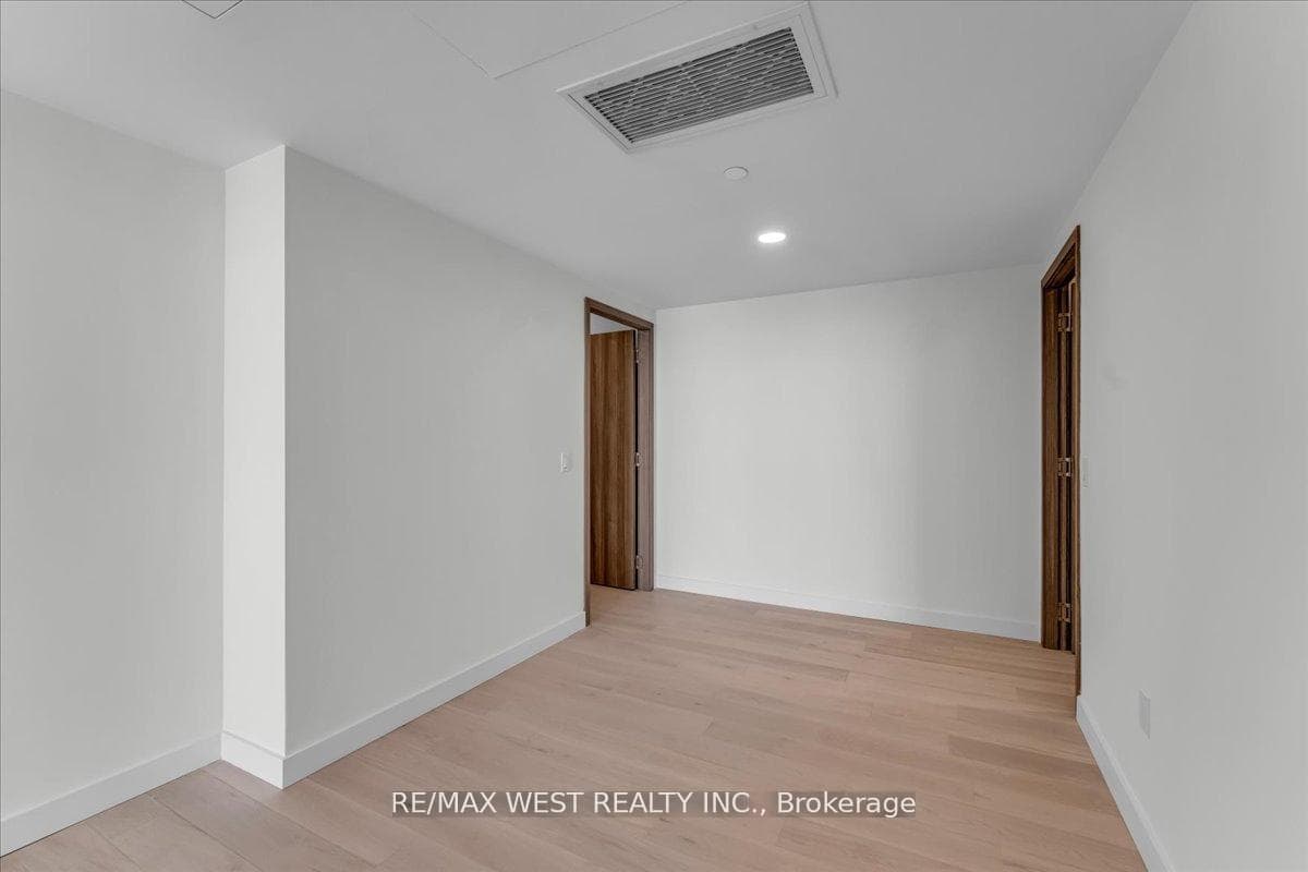 1 Concord Cityplace Way Unit 5709 - Condo photo 26 of 44 in Downtown Toronto / Waterfront, Ontario