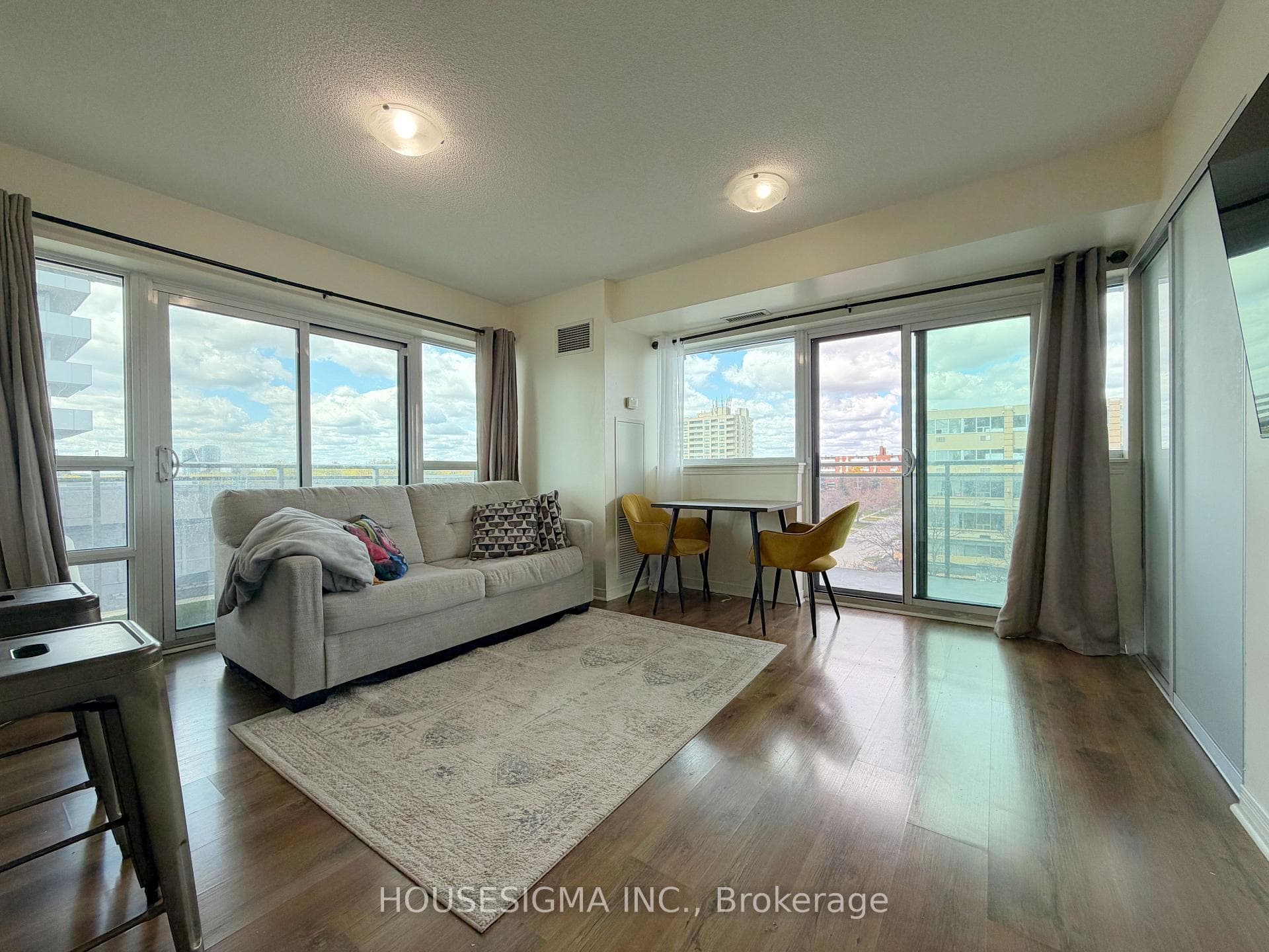 215 Queen Street Unit 509 - Condo photo 1 of 33 in Brampton, Ontario