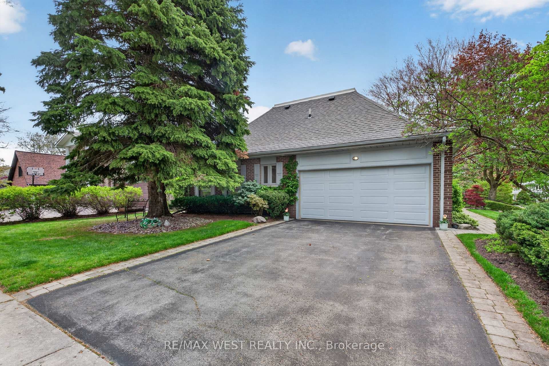 16 Caravan Drive - Detached photo 42 of 49 in Don Mills / Parkwoods / Victoria Village, Ontario