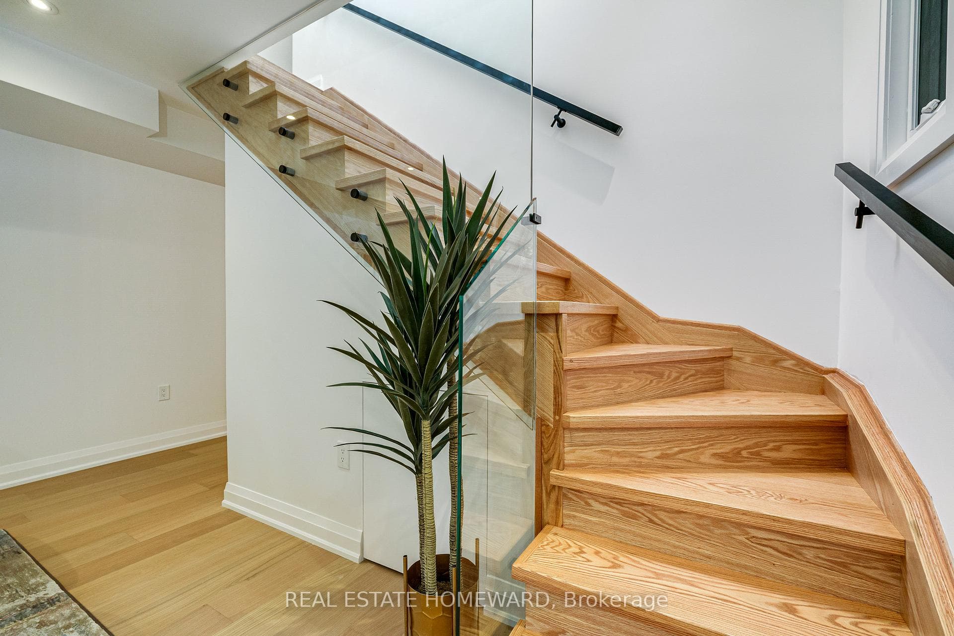 28 Richard Avenue - Semi-Detached photo 16 of 40 in Riverdale / Leslieville, Ontario