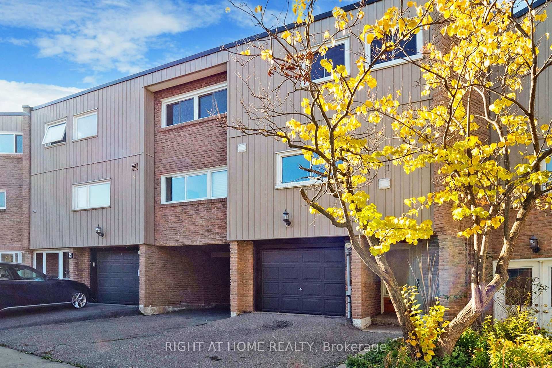 400 Bloor Street Unit 6 - Condo for sale in Applewood, Ontario