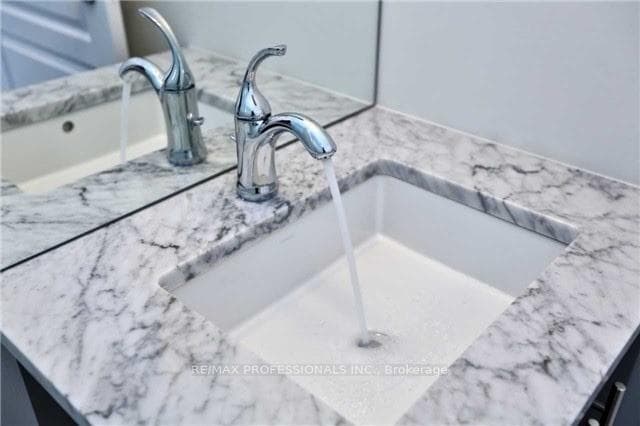 128 Garden Drive Unit 323 - Condo photo 11 of 17 in Oakville, Ontario