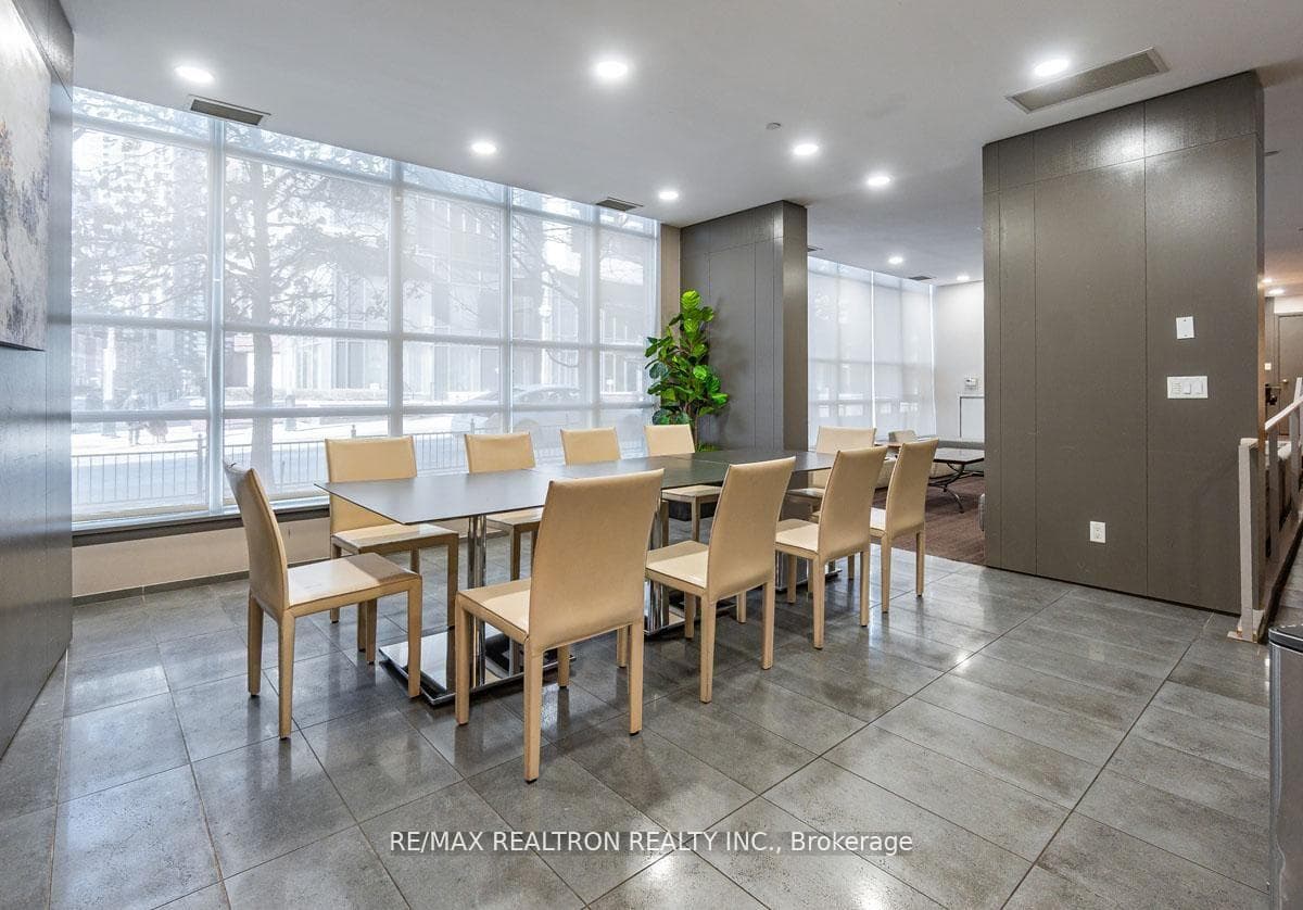 15 Bruyeres Mews Unit 1008 - Condo photo 31 of 33 in Downtown Toronto / Waterfront, Ontario