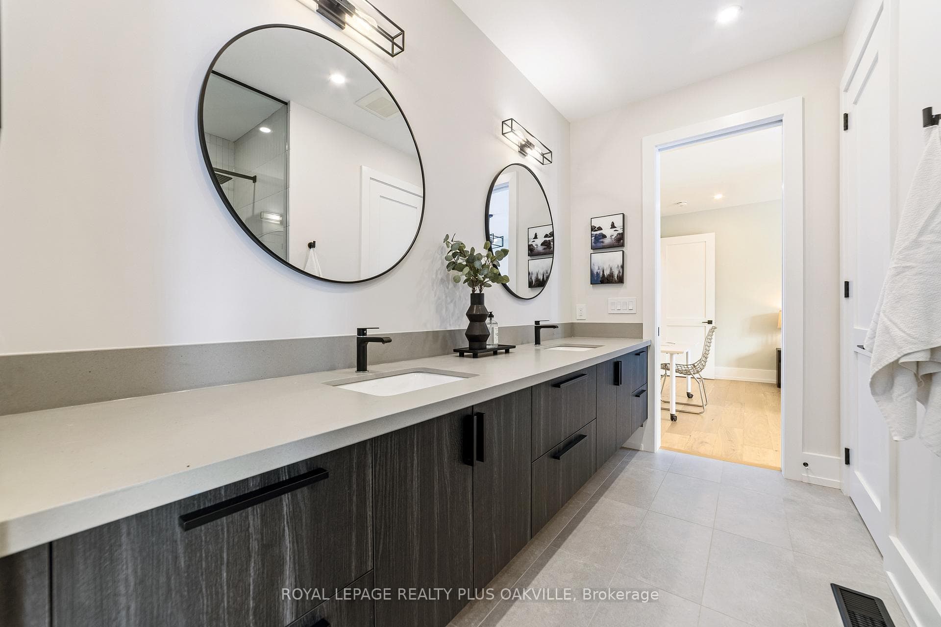 2057 Salvator Boulevard - Detached photo 33 of 50 in Oakville, Ontario