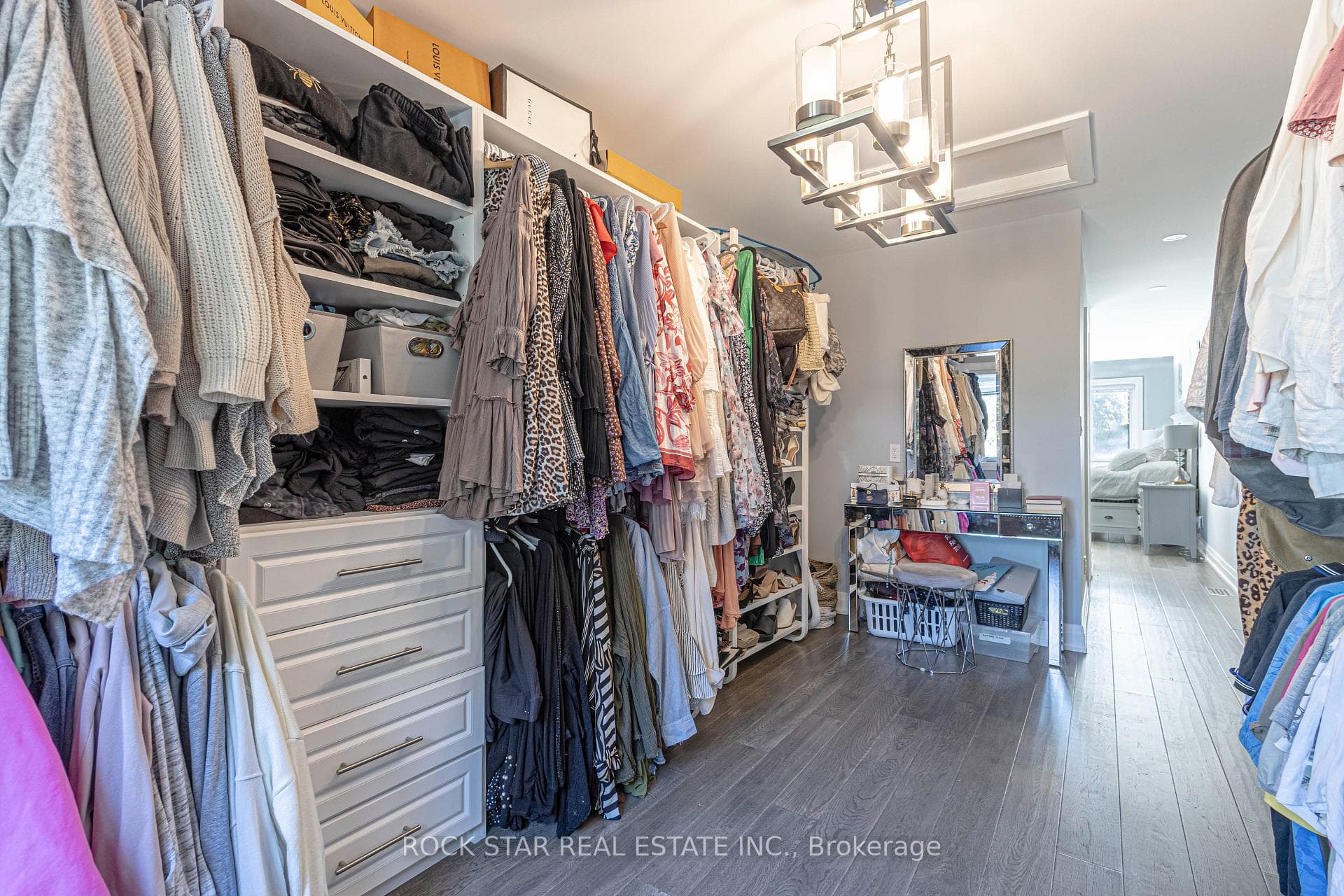 2055 Courtland Crescent - Detached photo 27 of 40 in Mississauga, Ontario