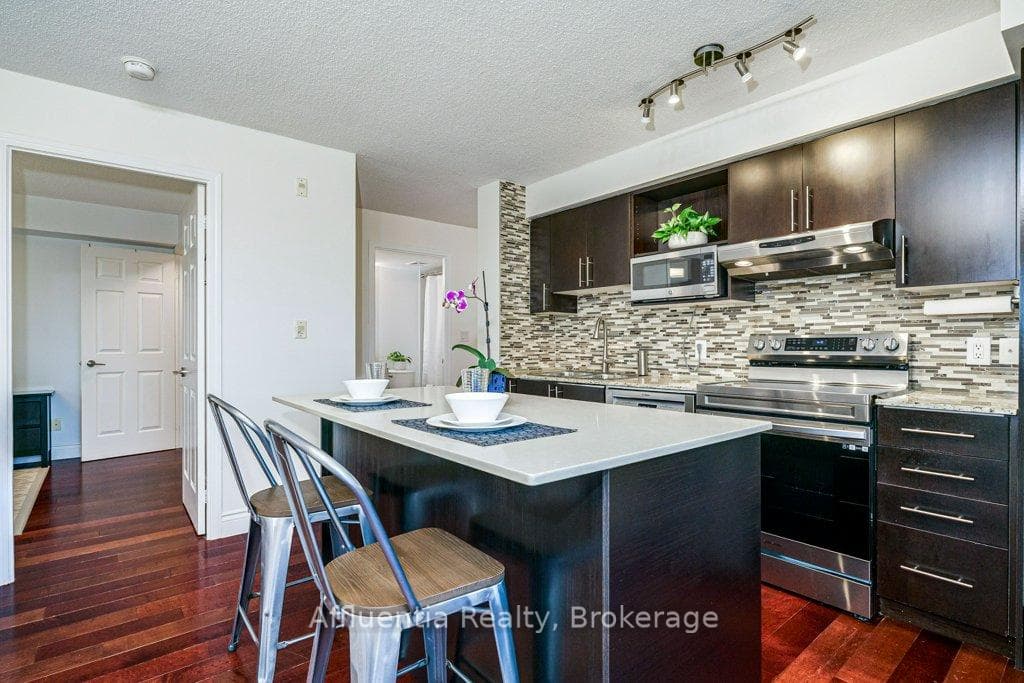 120 Dallimore Circle Unit 408 - Condo photo 10 of 38 in Don Mills / Parkwoods / Victoria Village, Ontario