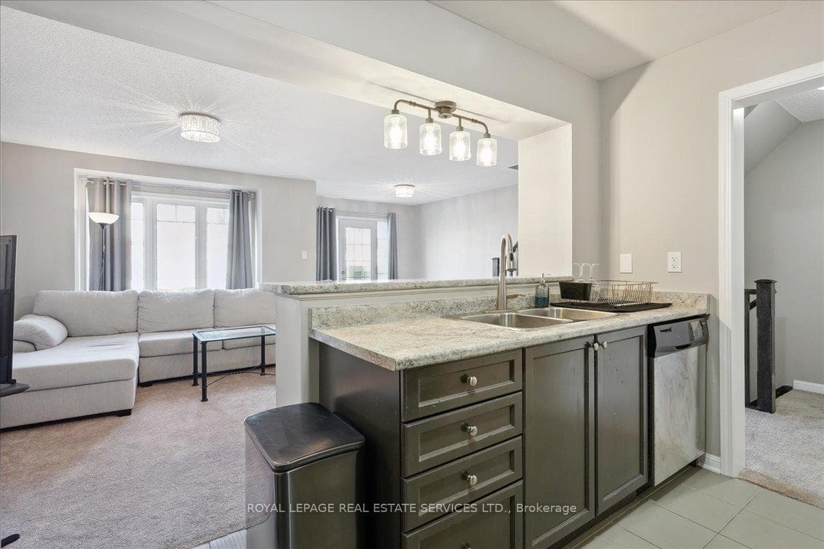 222 Septimus Heights - Townhouse photo 8 of 30 in Milton, Ontario