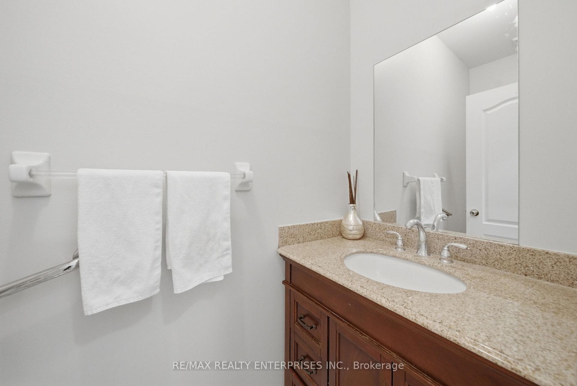 5811 Cornell Crescent - Detached photo 21 of 49 in Mississauga, Ontario