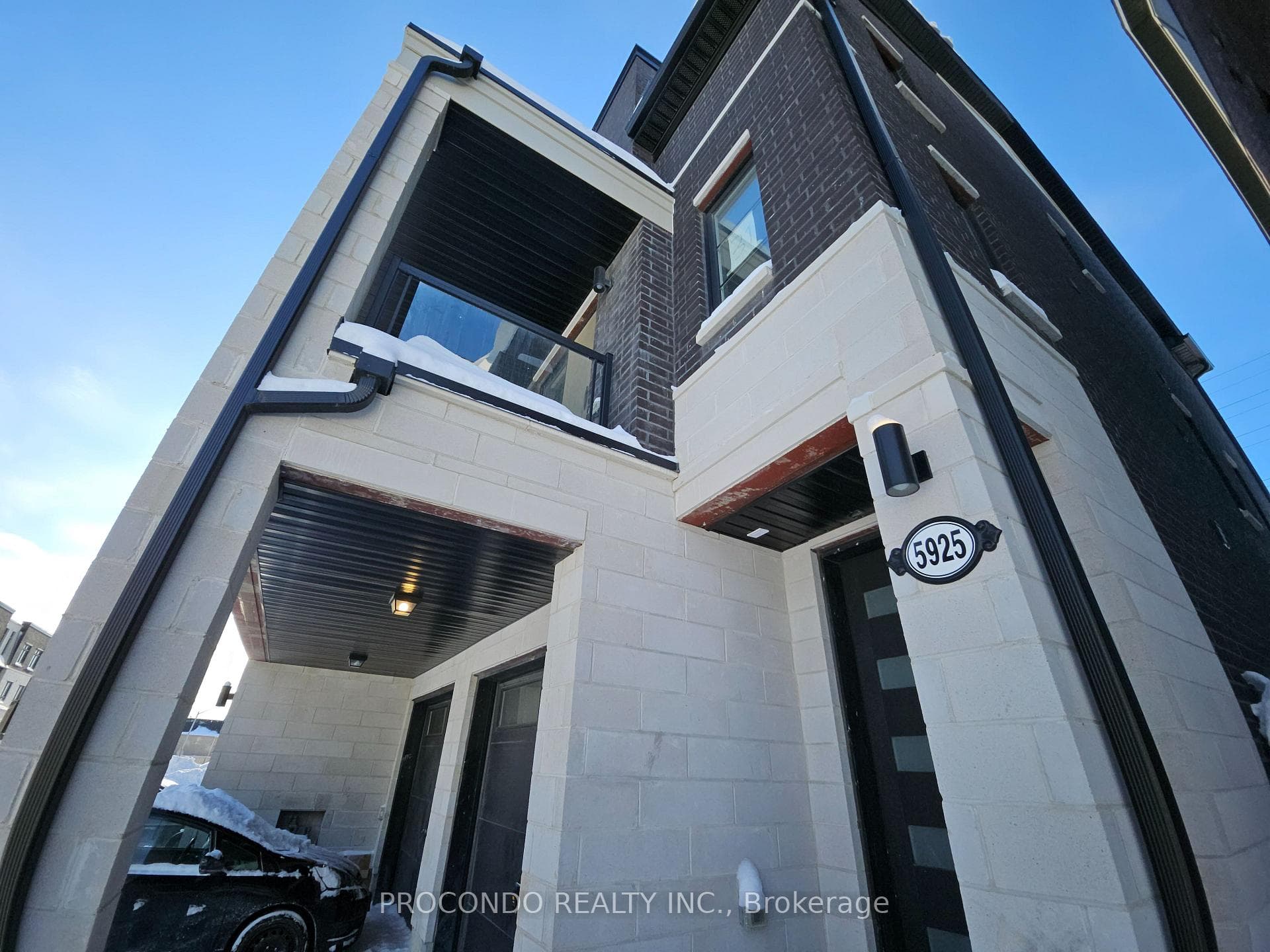 5925 Saigon Street - home for sale in Mississauga, Ontario